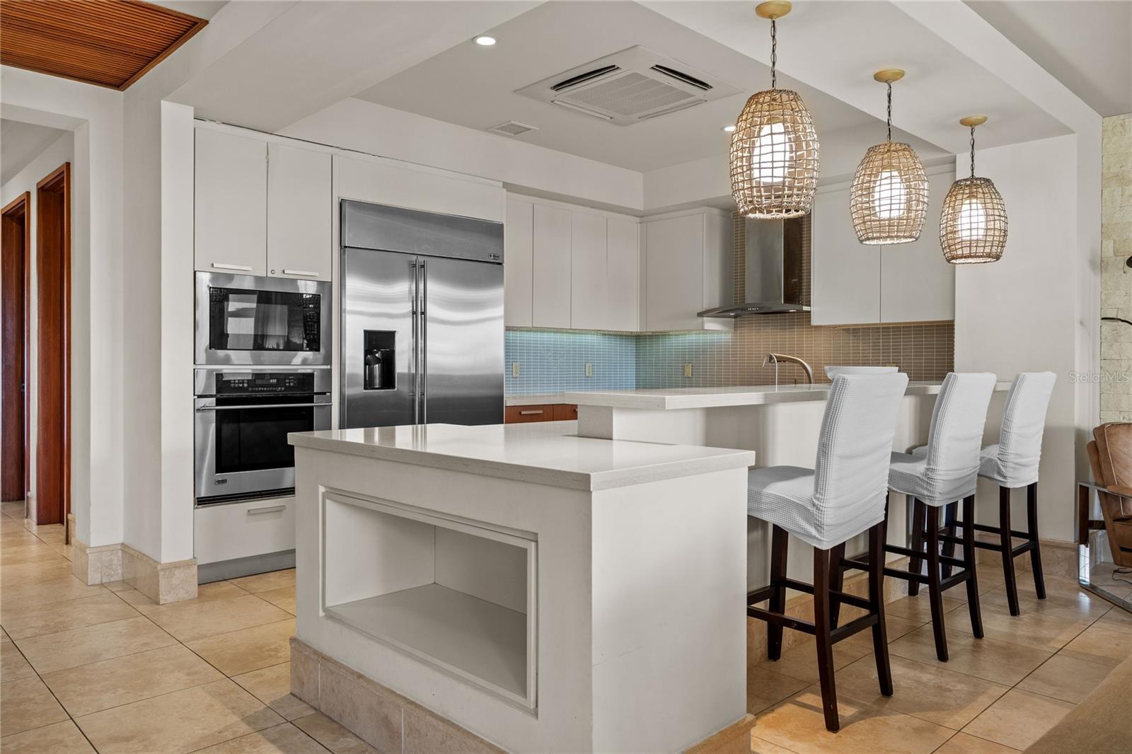 500 PLANTATION VILLAGE DRIVE #3-208