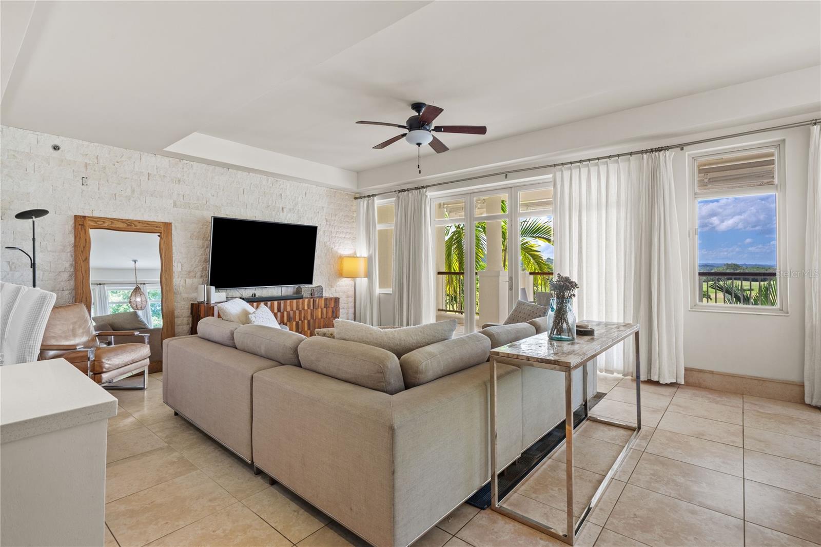 500 PLANTATION VILLAGE DRIVE #3-208