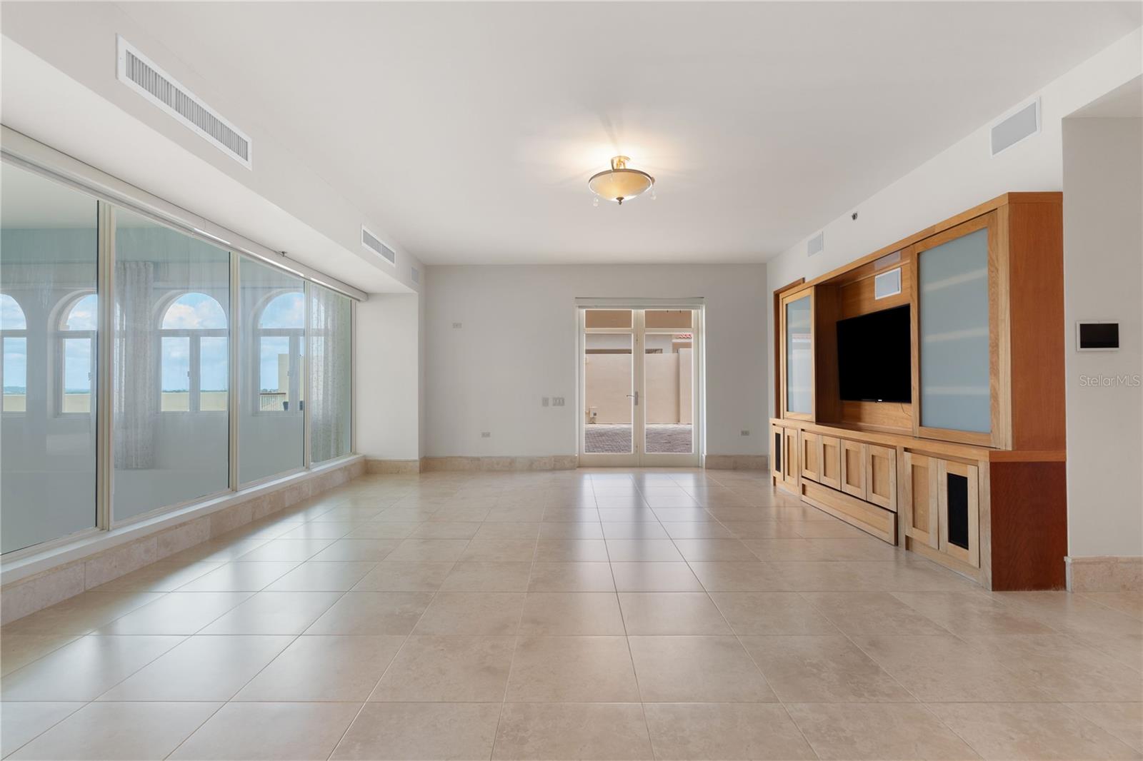 500 PLANTATION VILLAGE DRIVE #PH 2-403