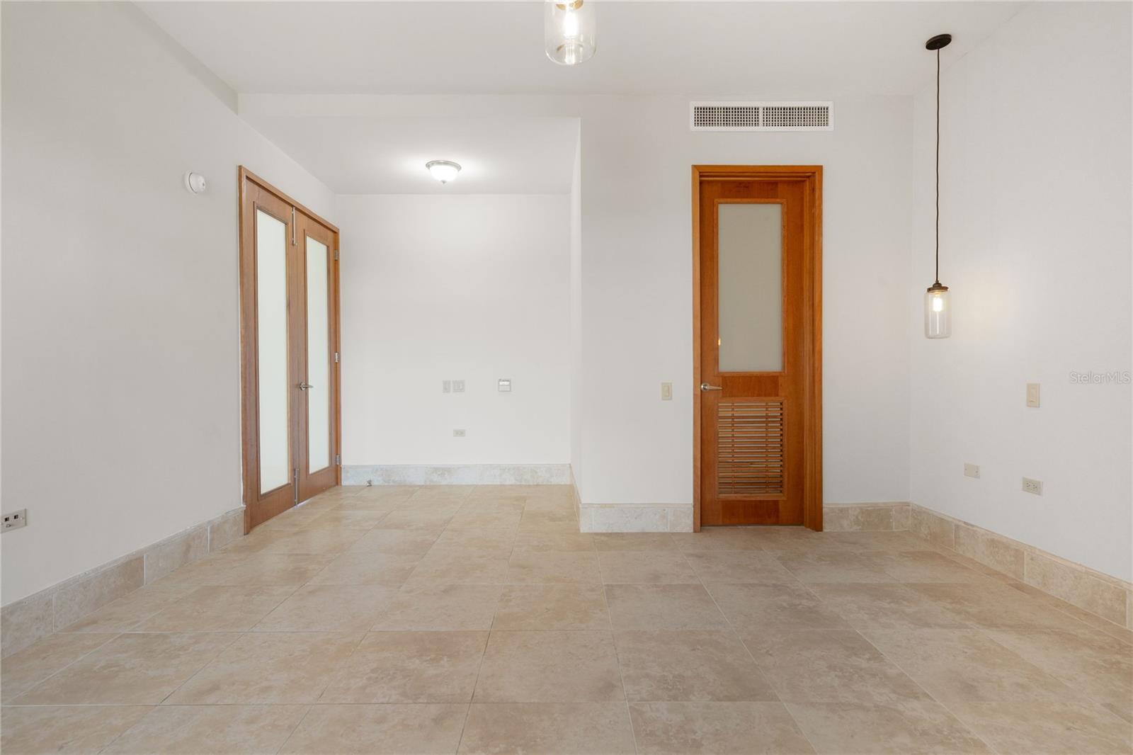 500 PLANTATION VILLAGE DRIVE #PH 2-403