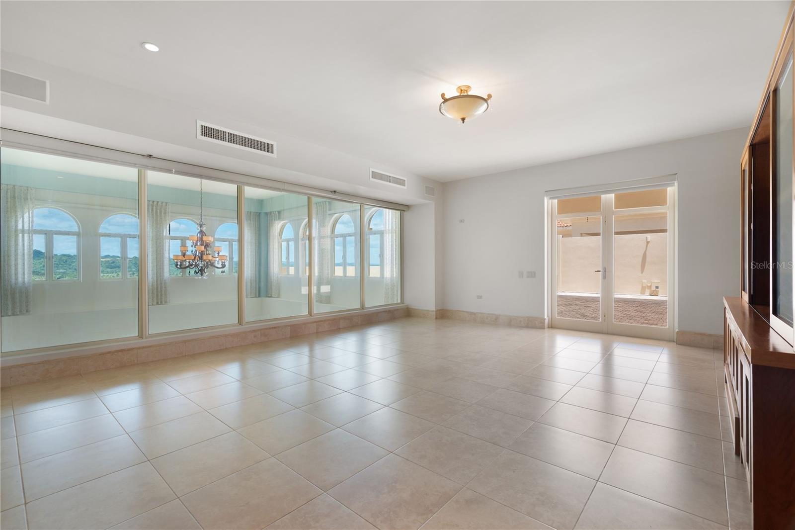 500 PLANTATION VILLAGE DRIVE #PH 2-403