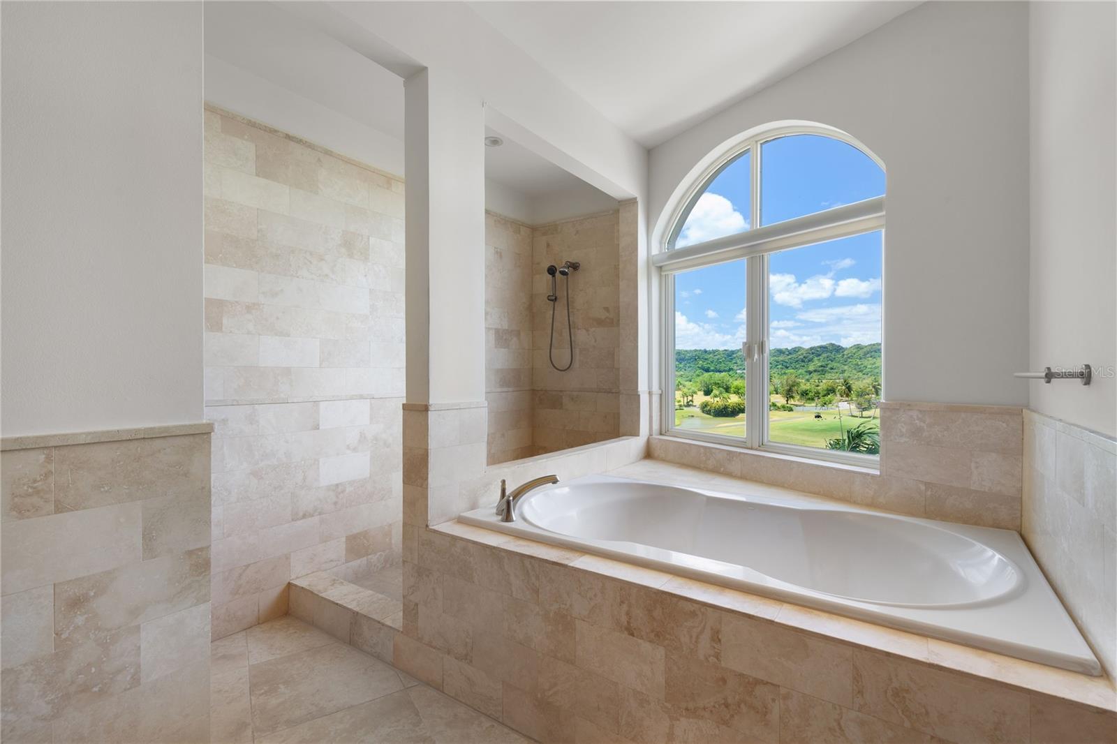 500 PLANTATION VILLAGE DRIVE #PH 2-403