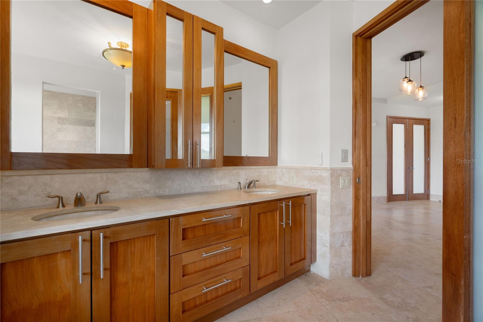 500 PLANTATION VILLAGE DRIVE #PH 2-403