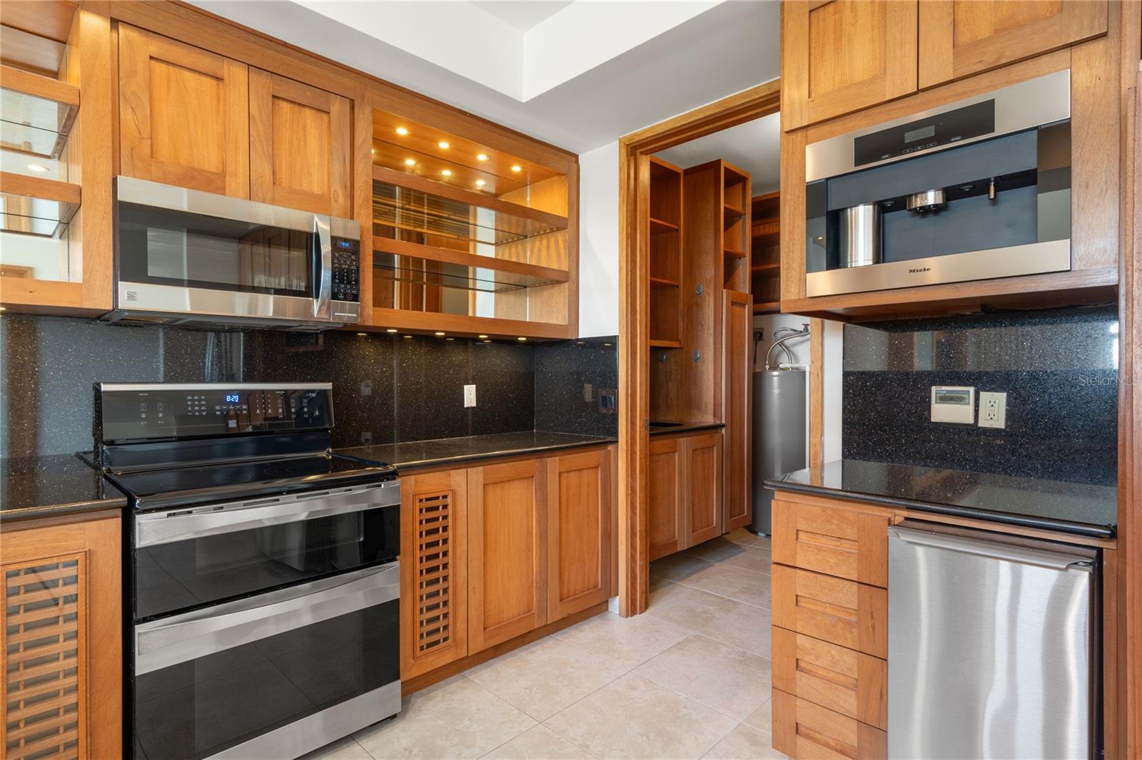500 PLANTATION VILLAGE DRIVE #PH 2-403