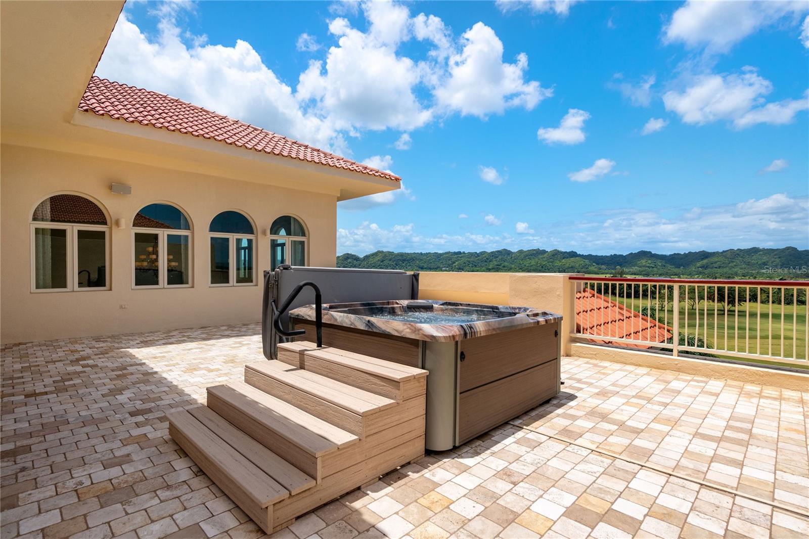 500 PLANTATION VILLAGE DRIVE #PH 2-403