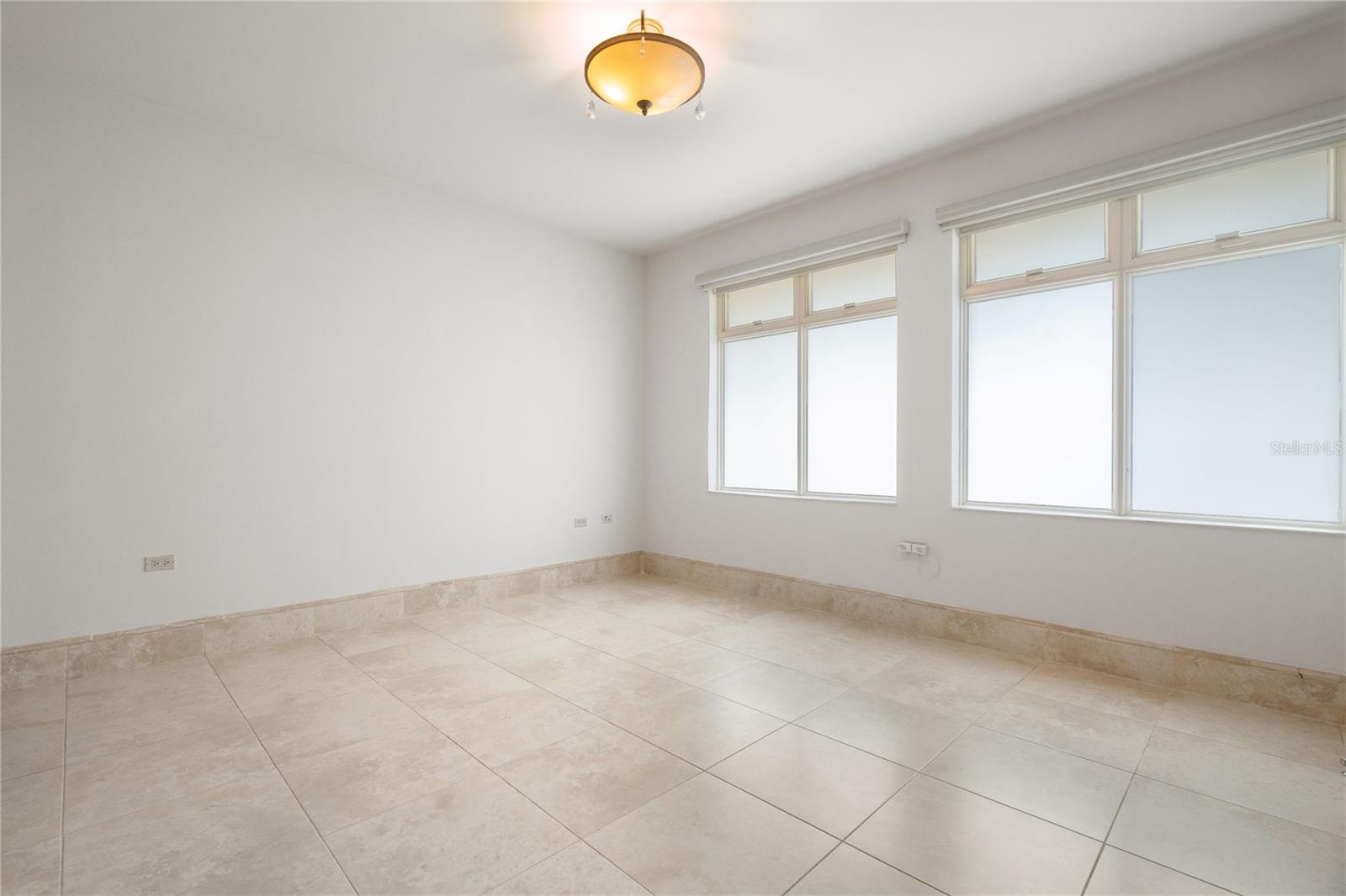 500 PLANTATION VILLAGE DRIVE #PH 2-403