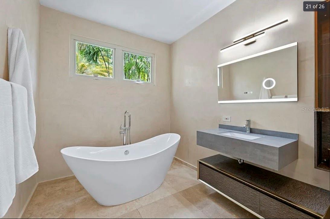 121 DORADO BEACH EAST