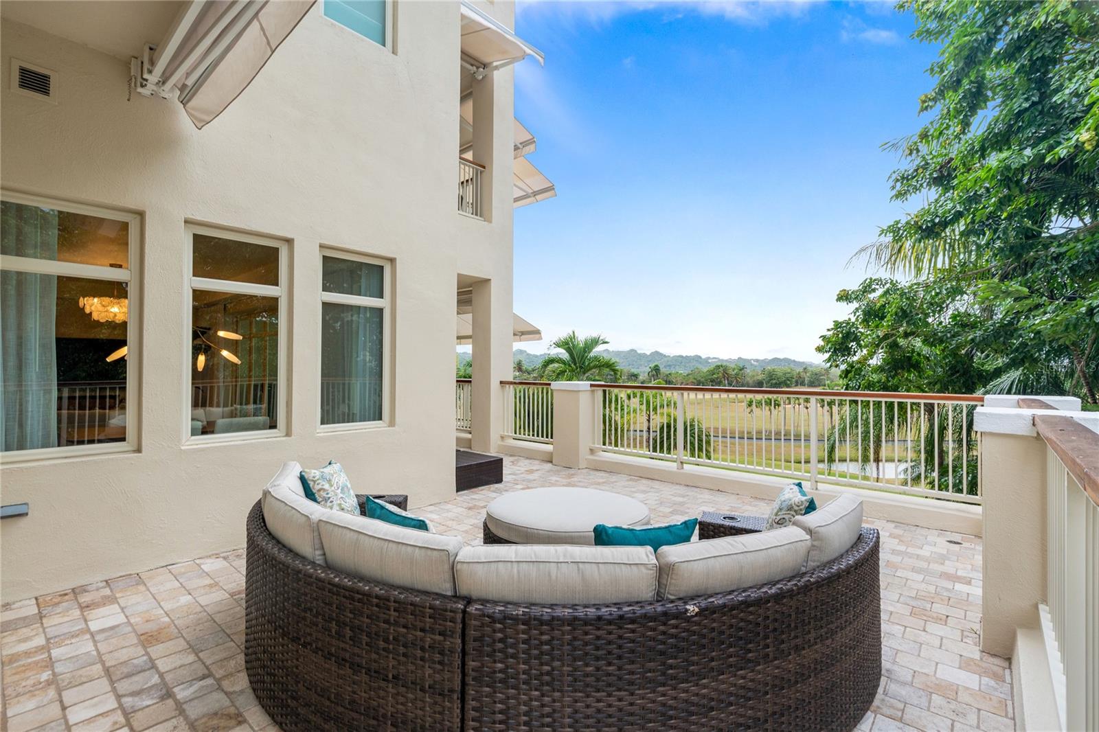 500 PLANTATION VILLAGE DRIVE #3-208