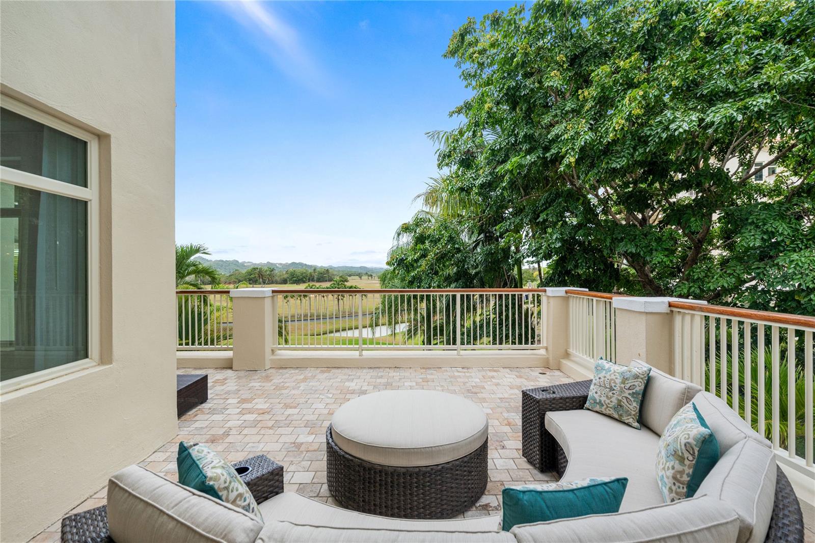 500 PLANTATION VILLAGE DRIVE #3-208