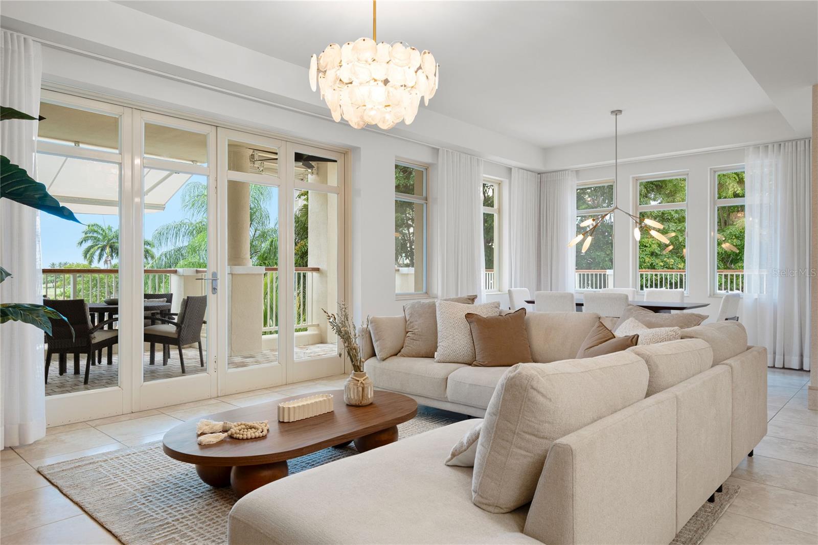 500 PLANTATION VILLAGE DRIVE #3-208