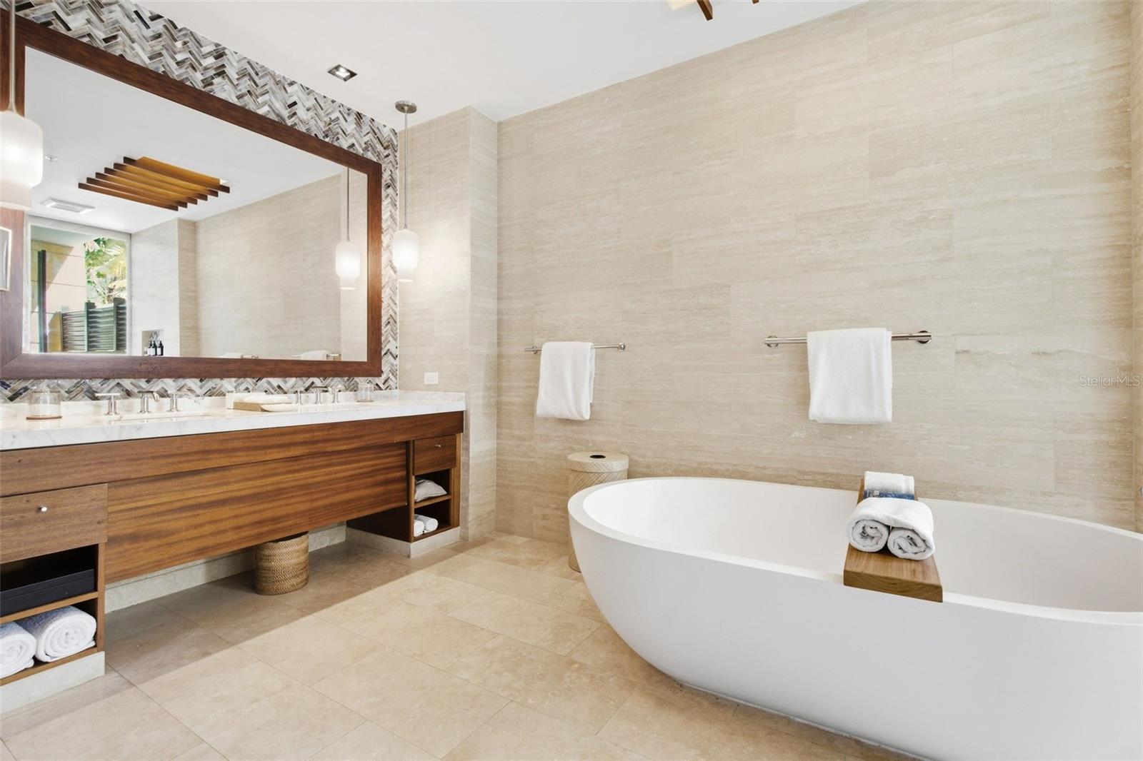 200 DORADO BEACH DRIVE #3022-3023