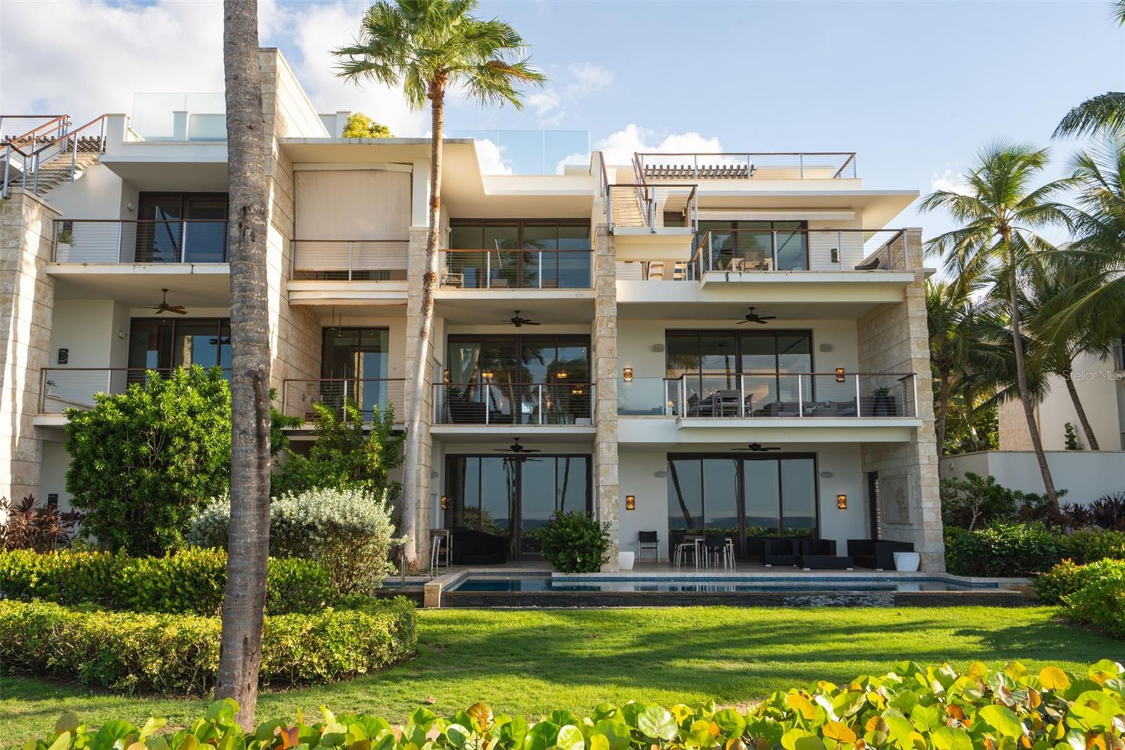 200 DORADO BEACH DRIVE #3022-3023