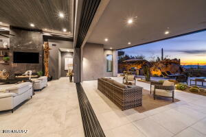 1313 W TORTOLITA MOUNTAIN Circle