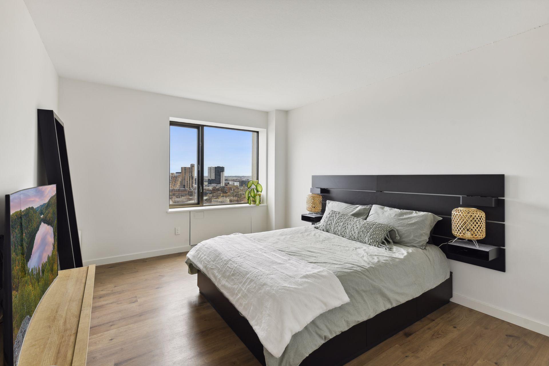 19 S 1st Street Unit: B2006