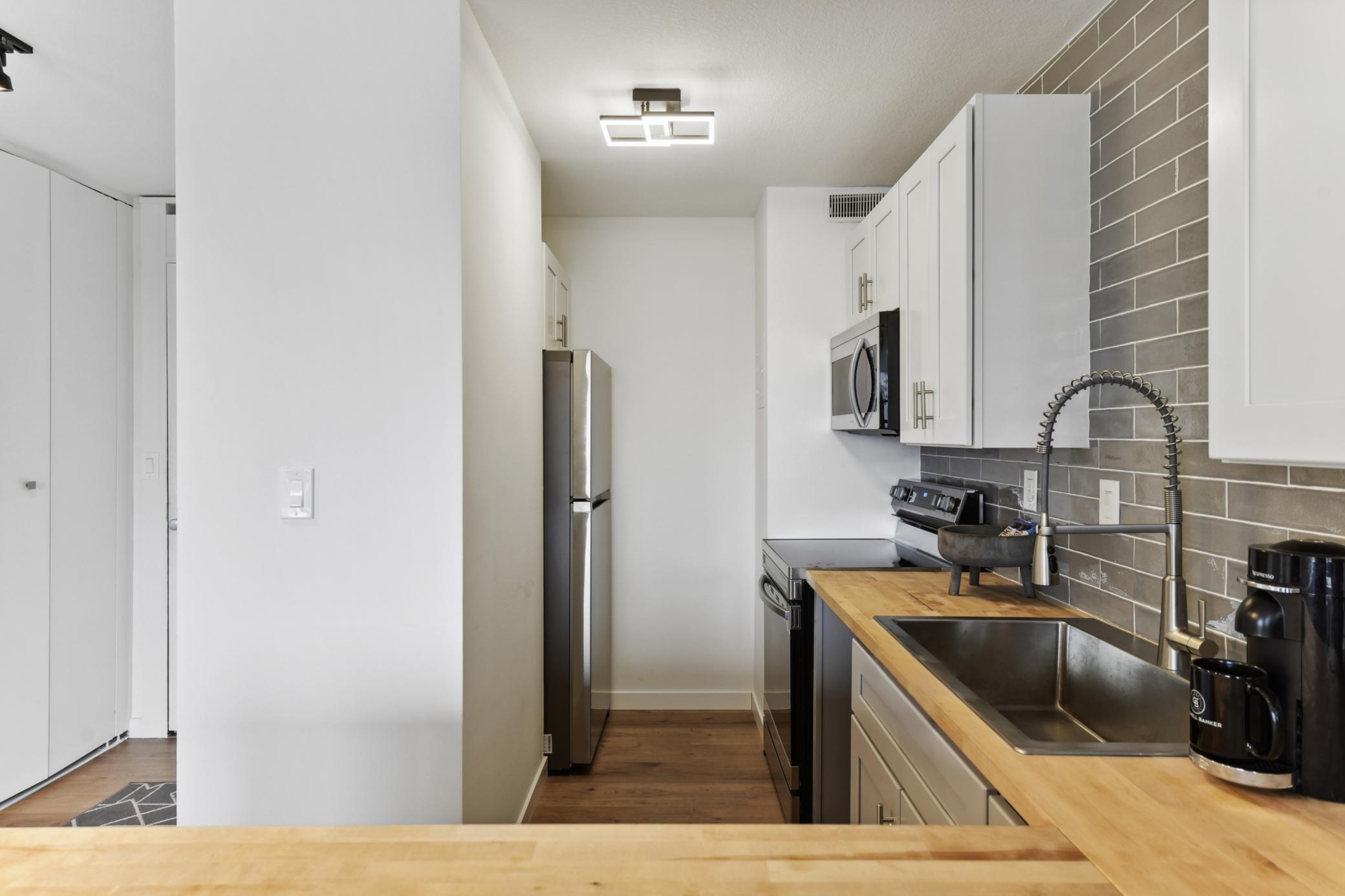 19 S 1st Street Unit: B2006