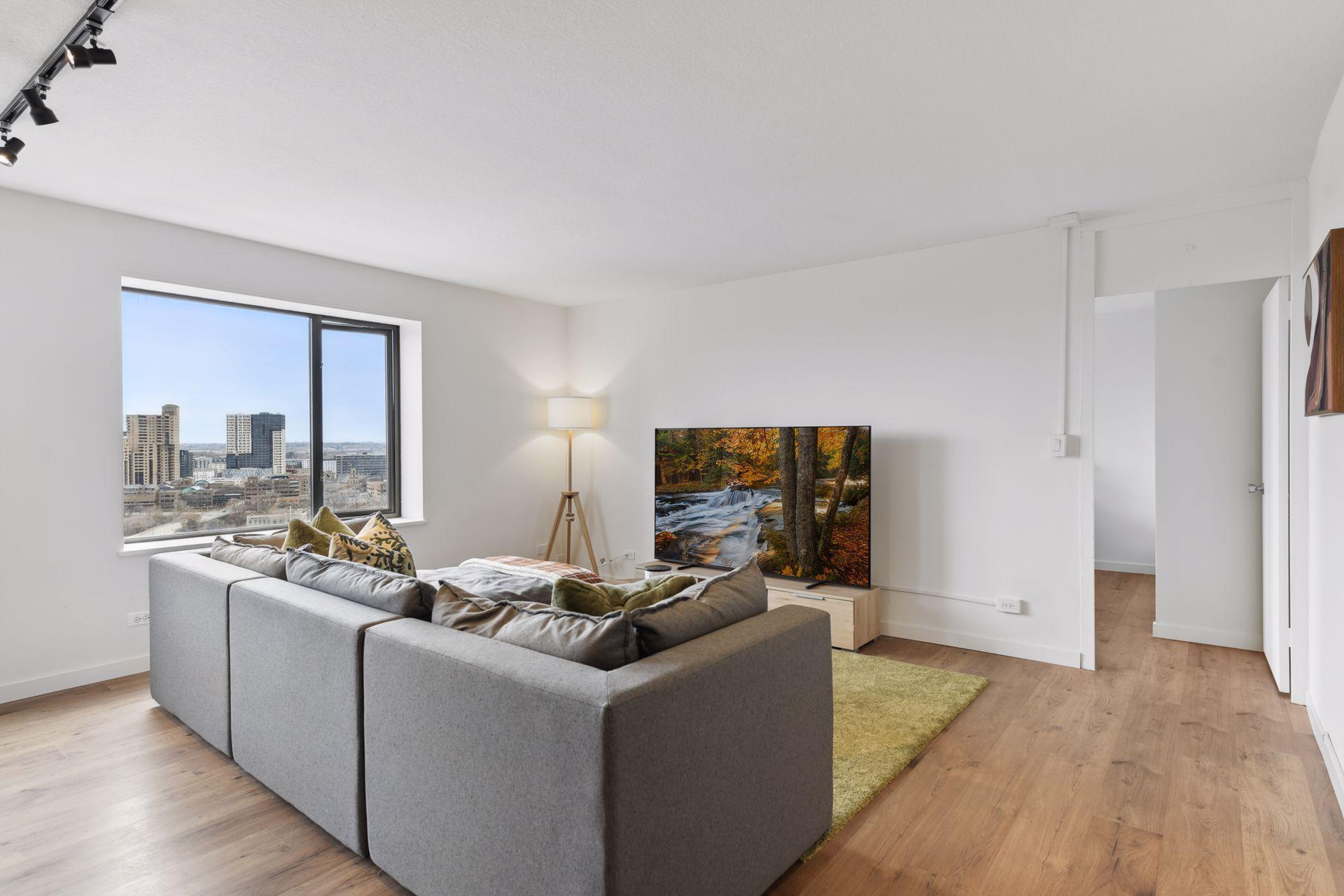 19 S 1st Street Unit: B2006