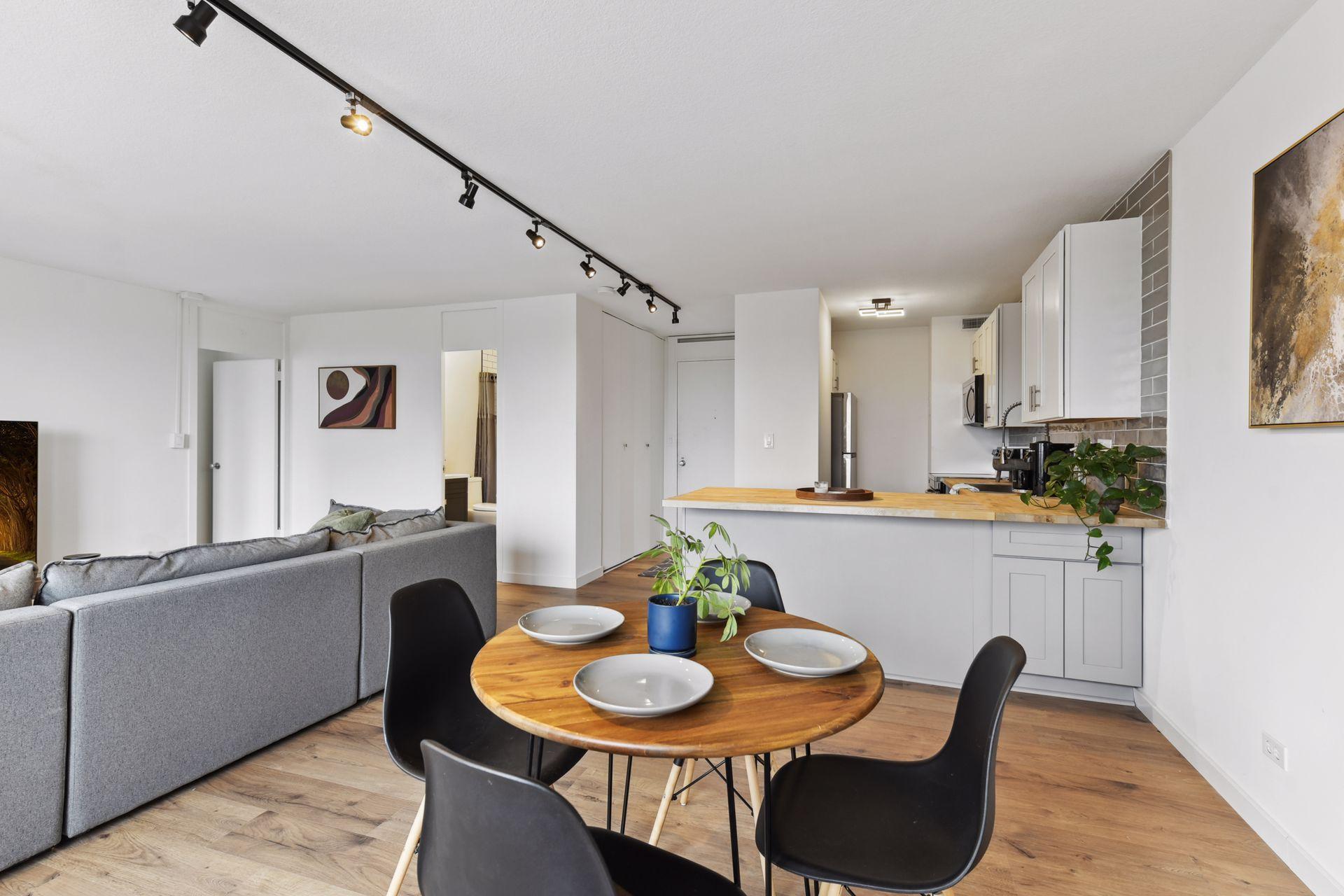19 S 1st Street Unit: B2006