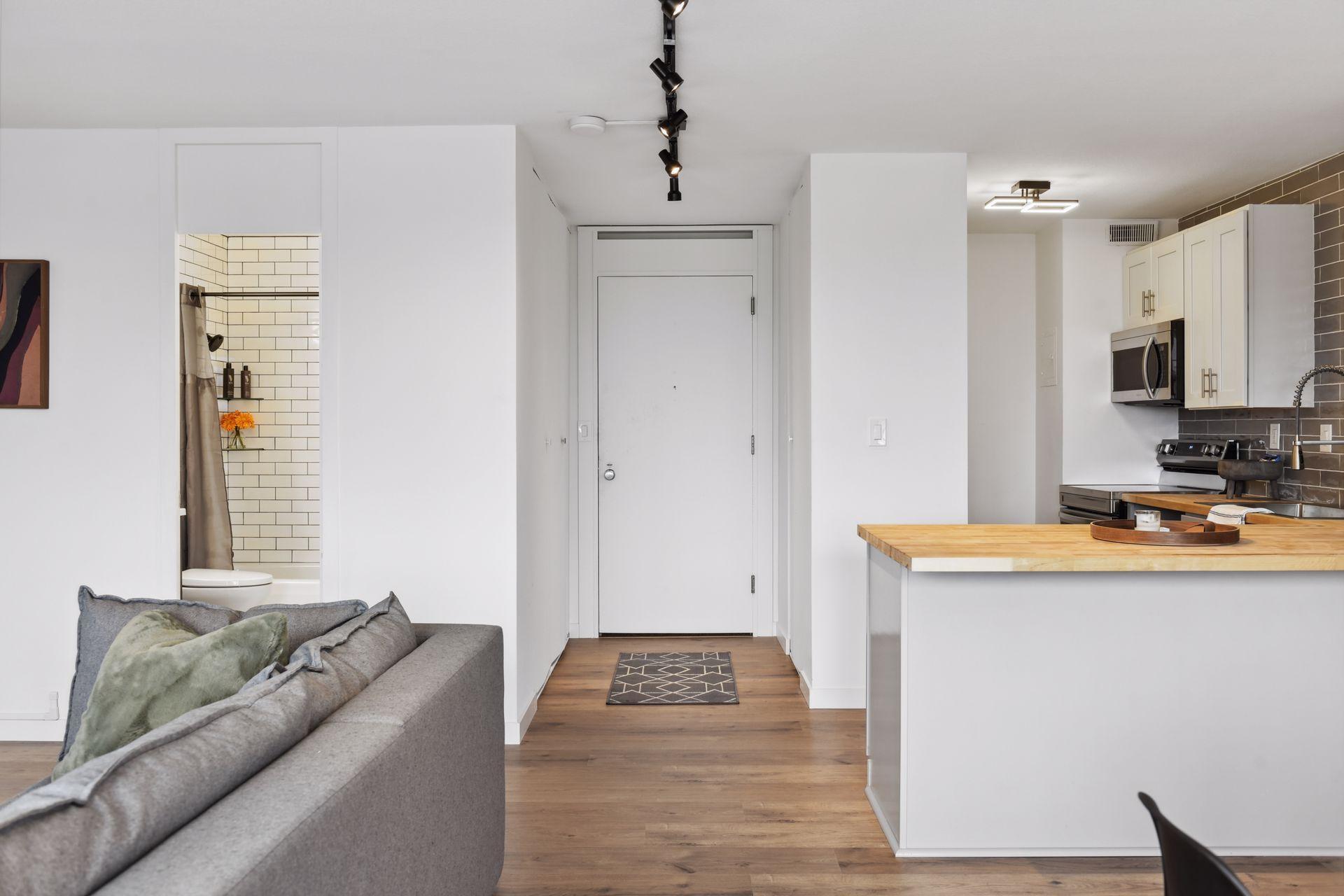 19 S 1st Street Unit: B2006