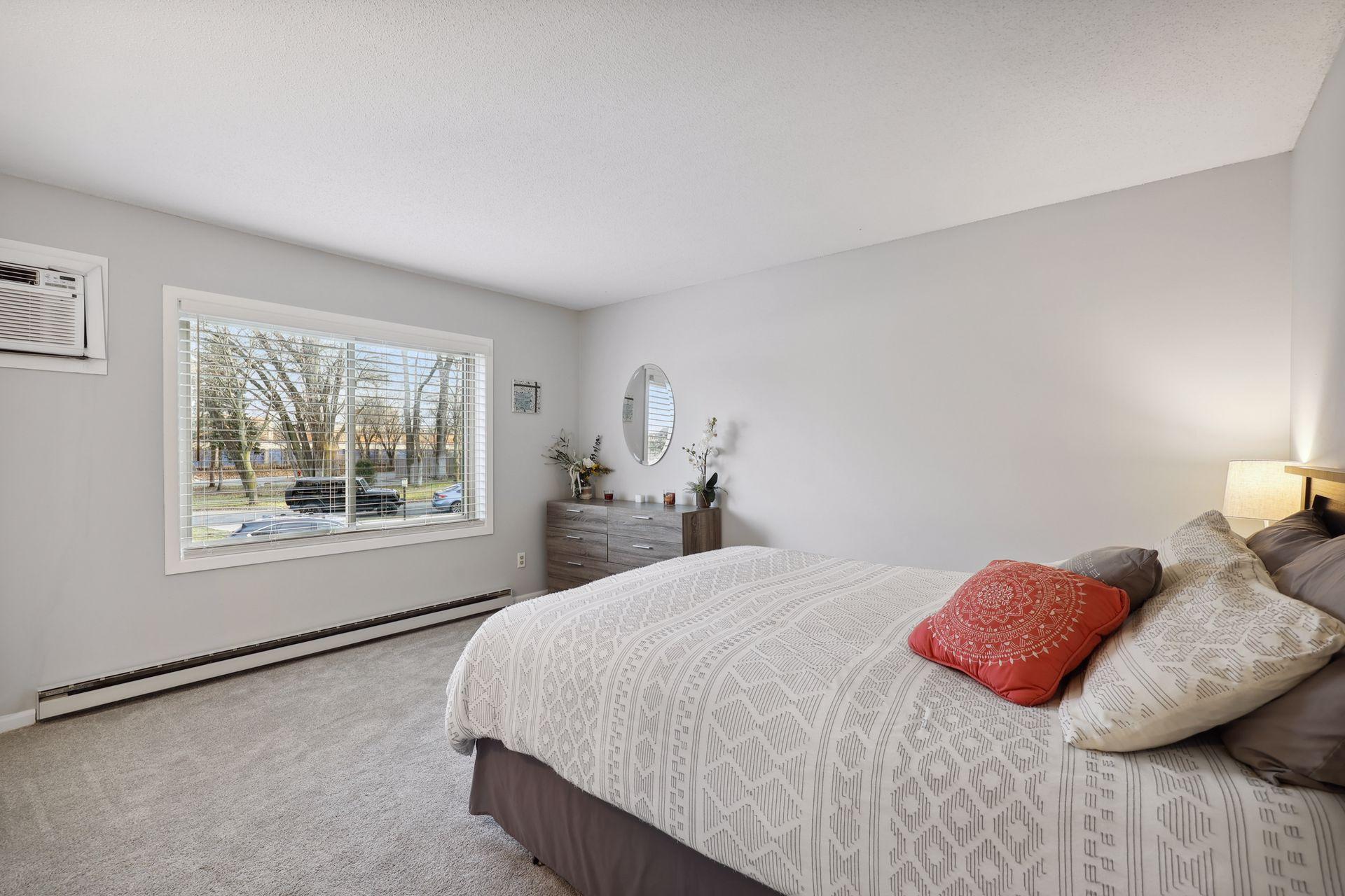 2040 Ridge Drive Unit: 13