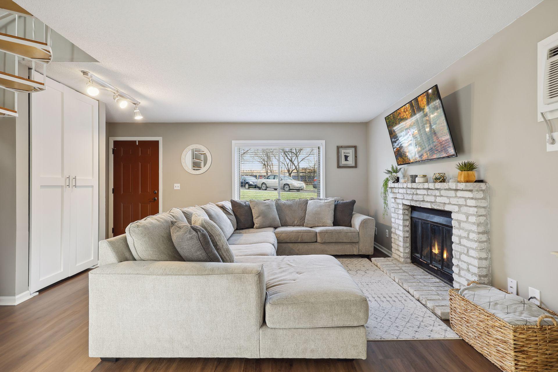 2040 Ridge Drive Unit: 13