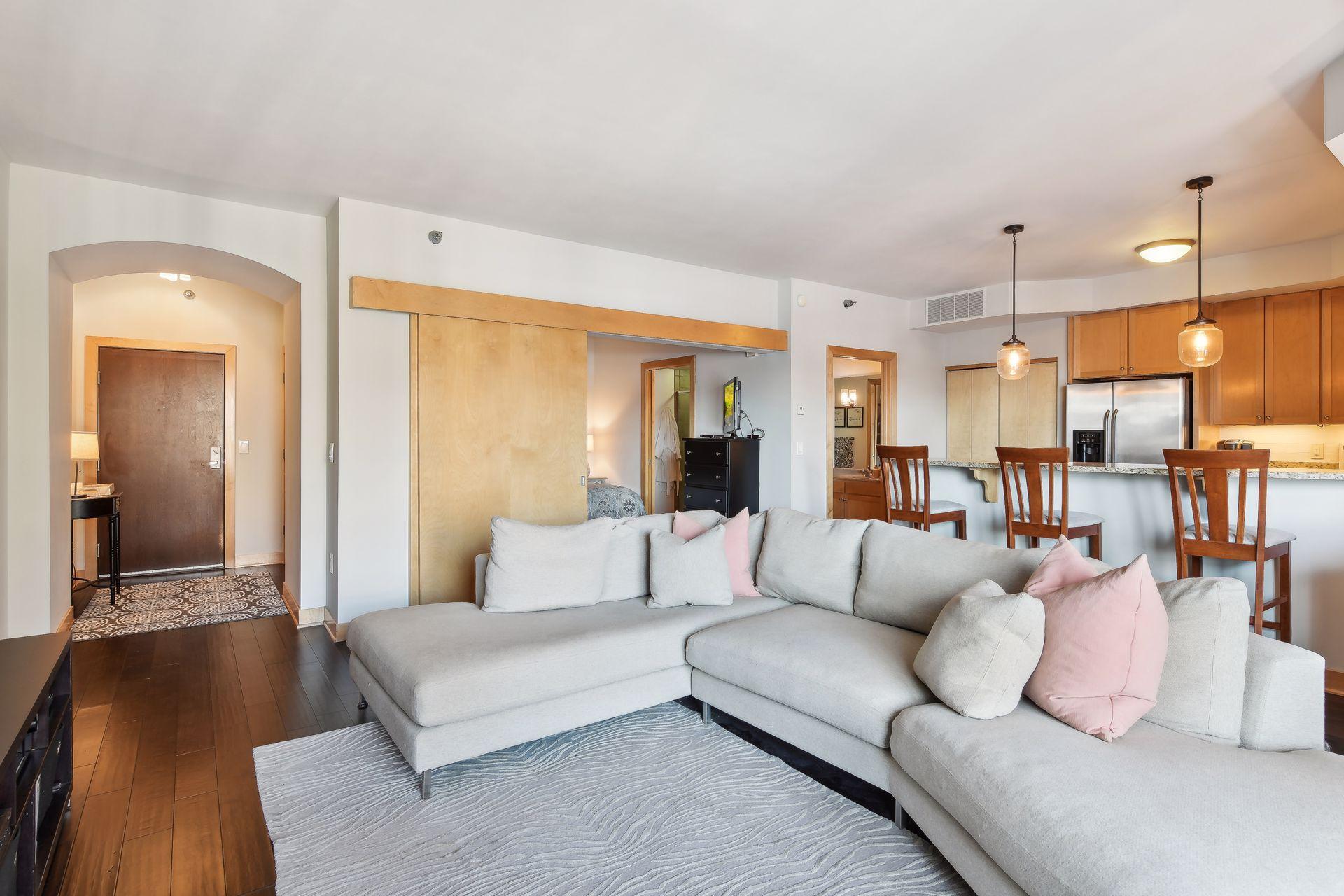 317 Groveland Avenue Unit: 610