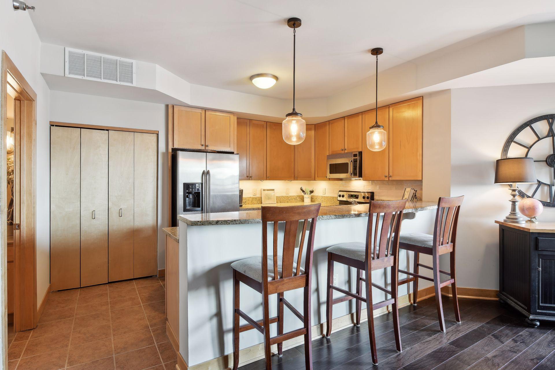317 Groveland Avenue Unit: 610