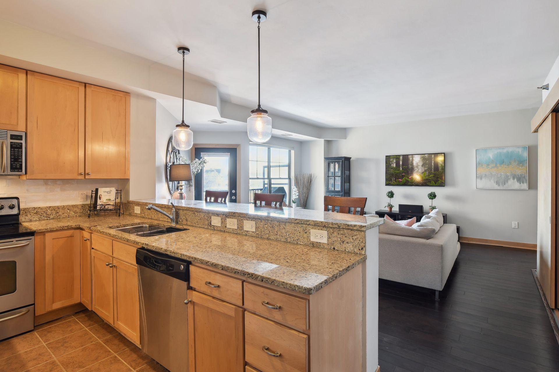 317 Groveland Avenue Unit: 610