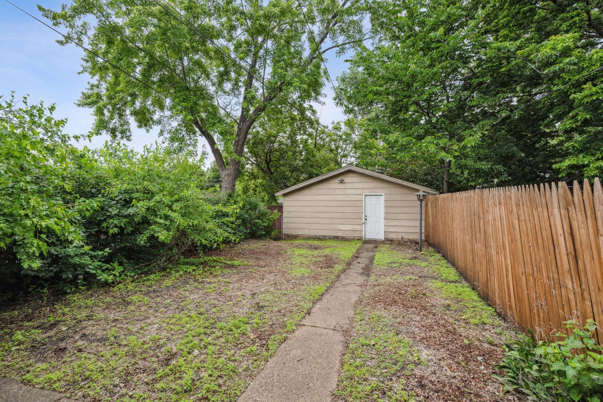 2106 University Avenue NE