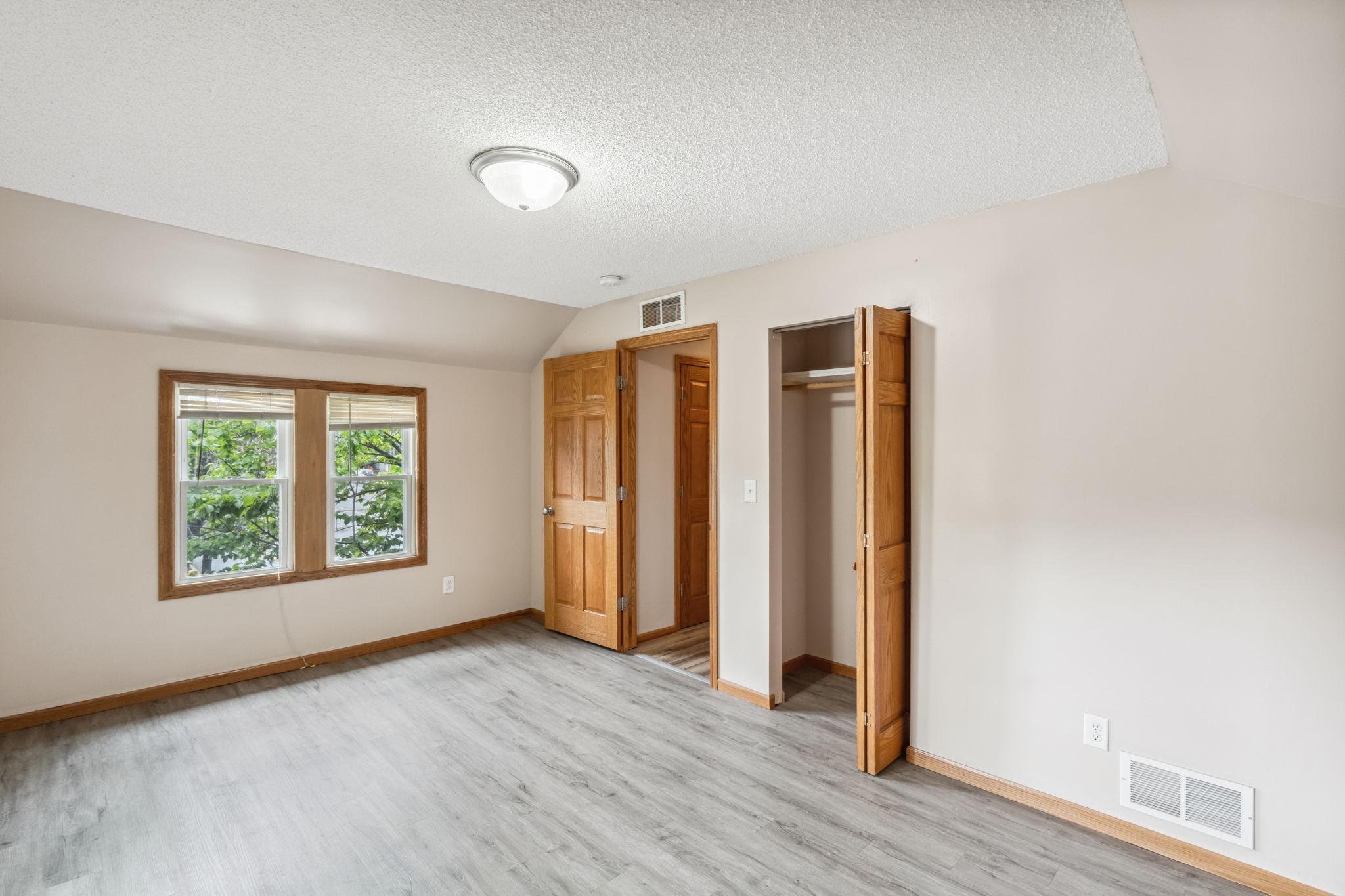 2106 University Avenue NE