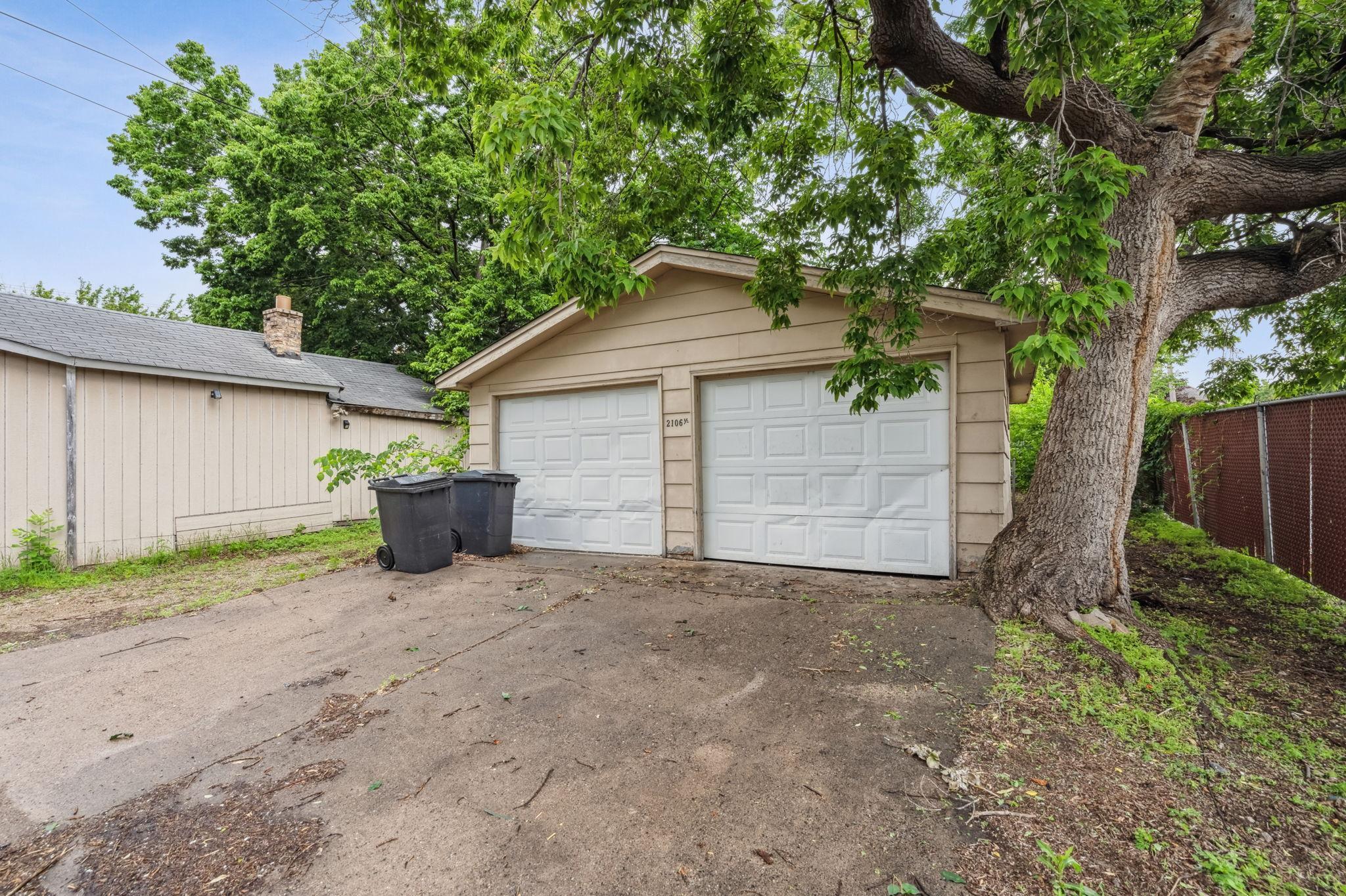 2106 University Avenue NE
