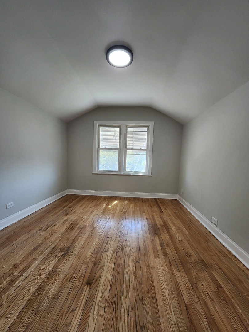 9233 S Manistee Avenue