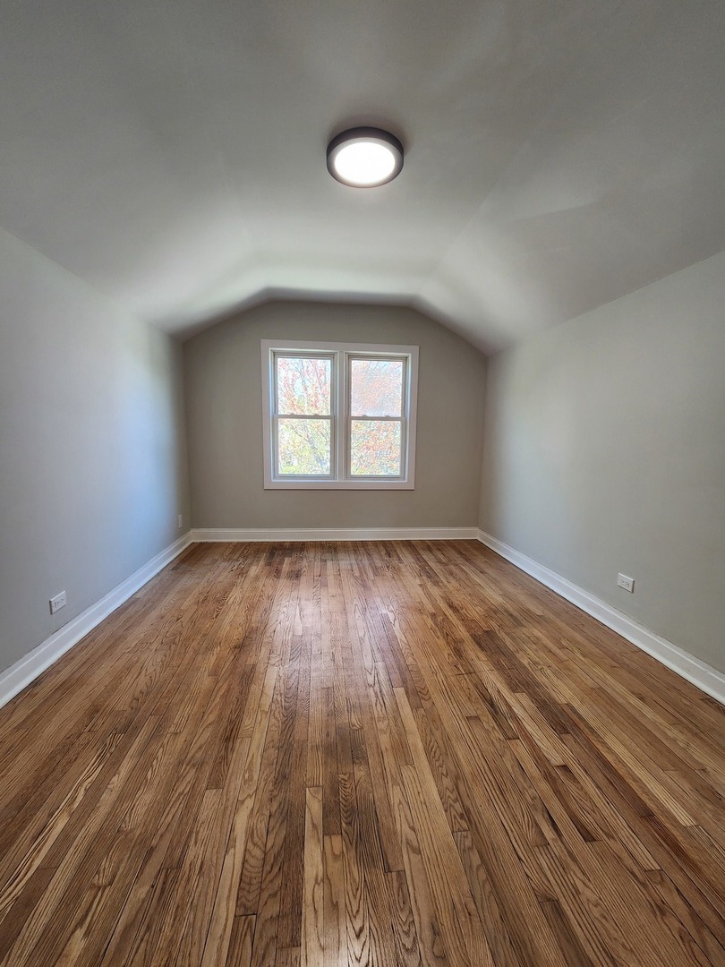 9233 S Manistee Avenue