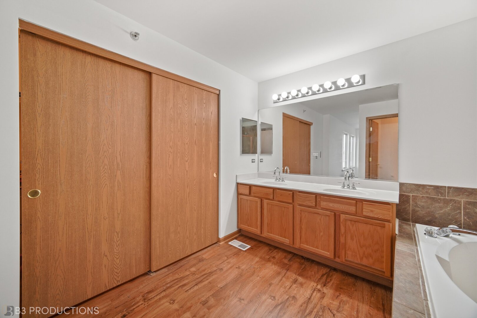 6520 Bridle Path Drive