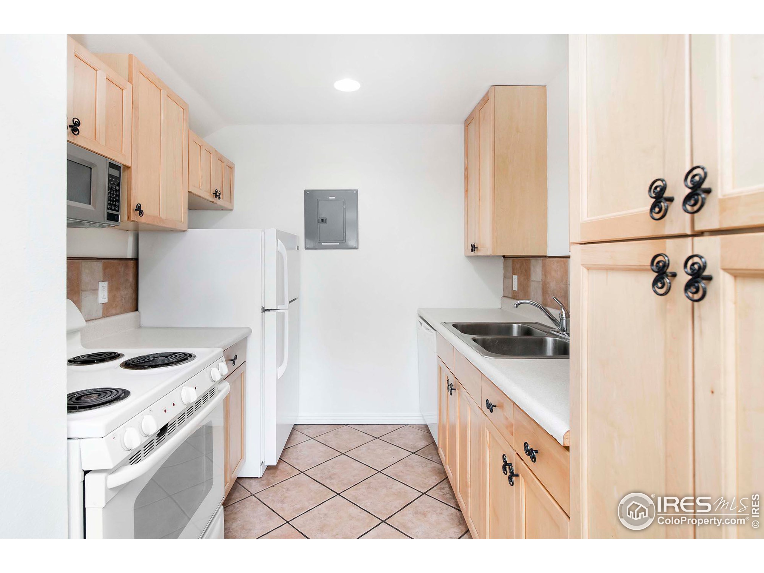 2227 Canyon Blvd Unit: 401A