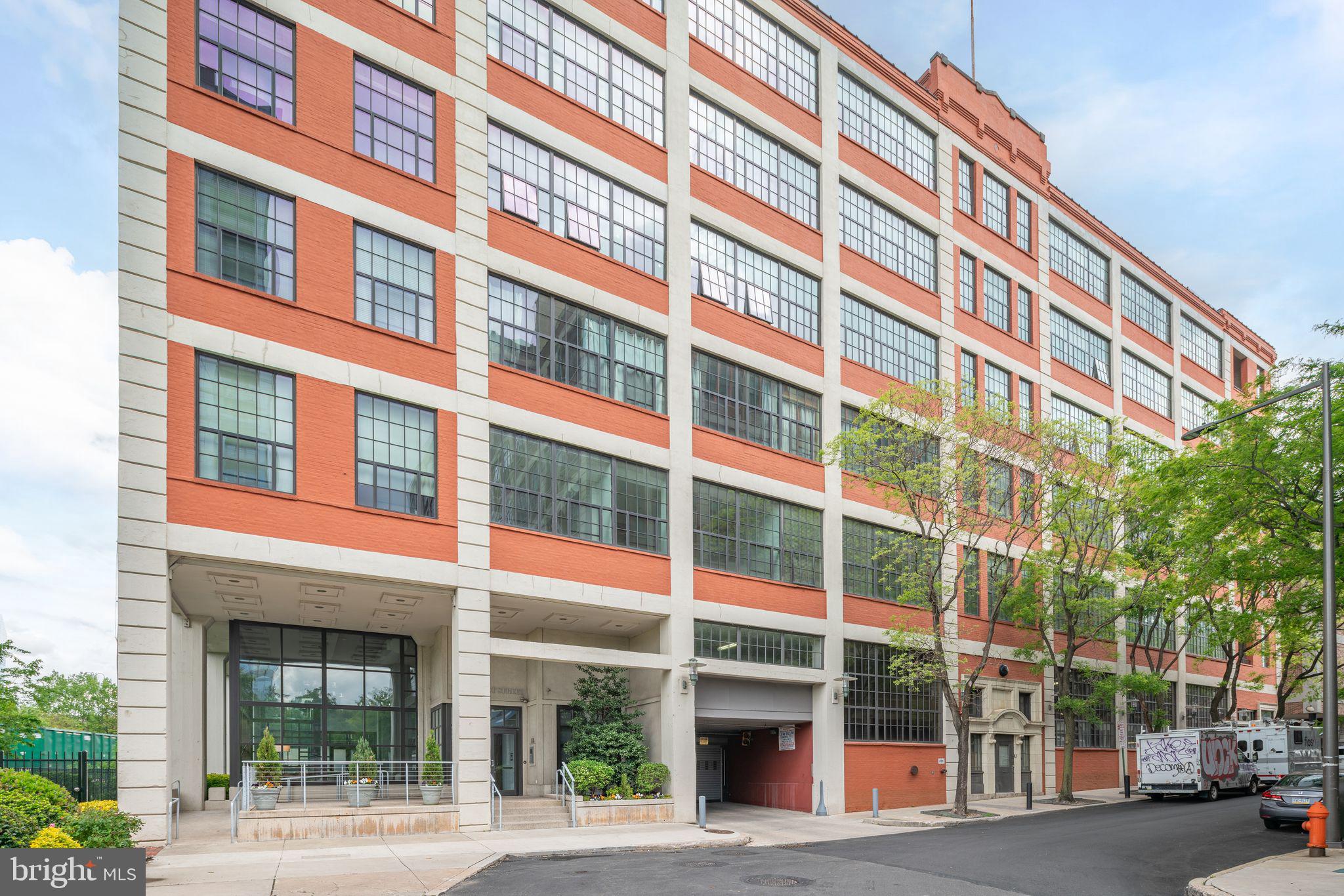 2429 LOCUST STREET Unit: 515
