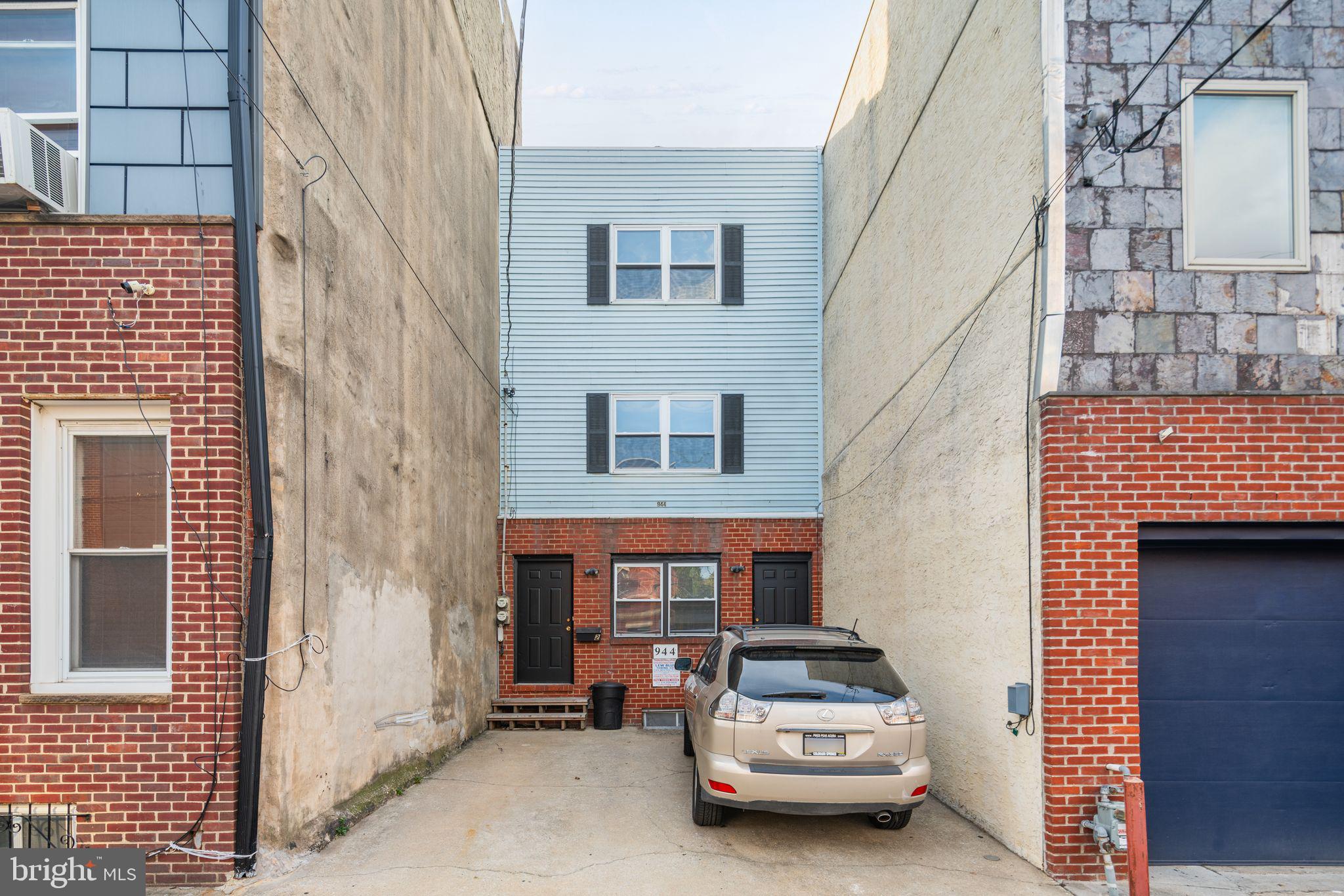 944 New Market STREET Unit: 2