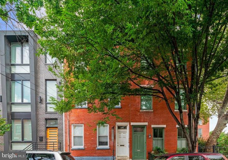 625 CATHARINE ST #1R