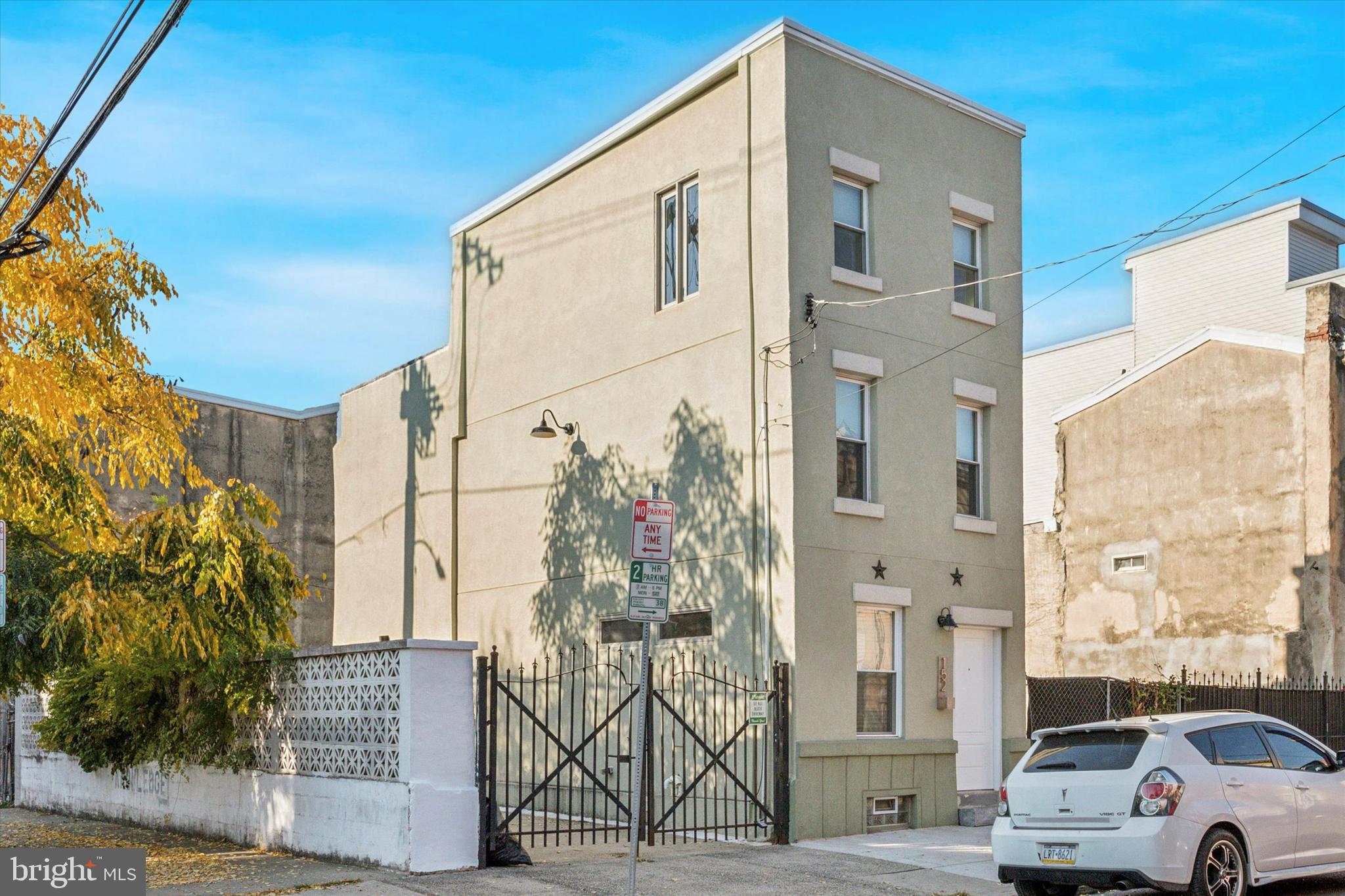 150-152 W Norris St