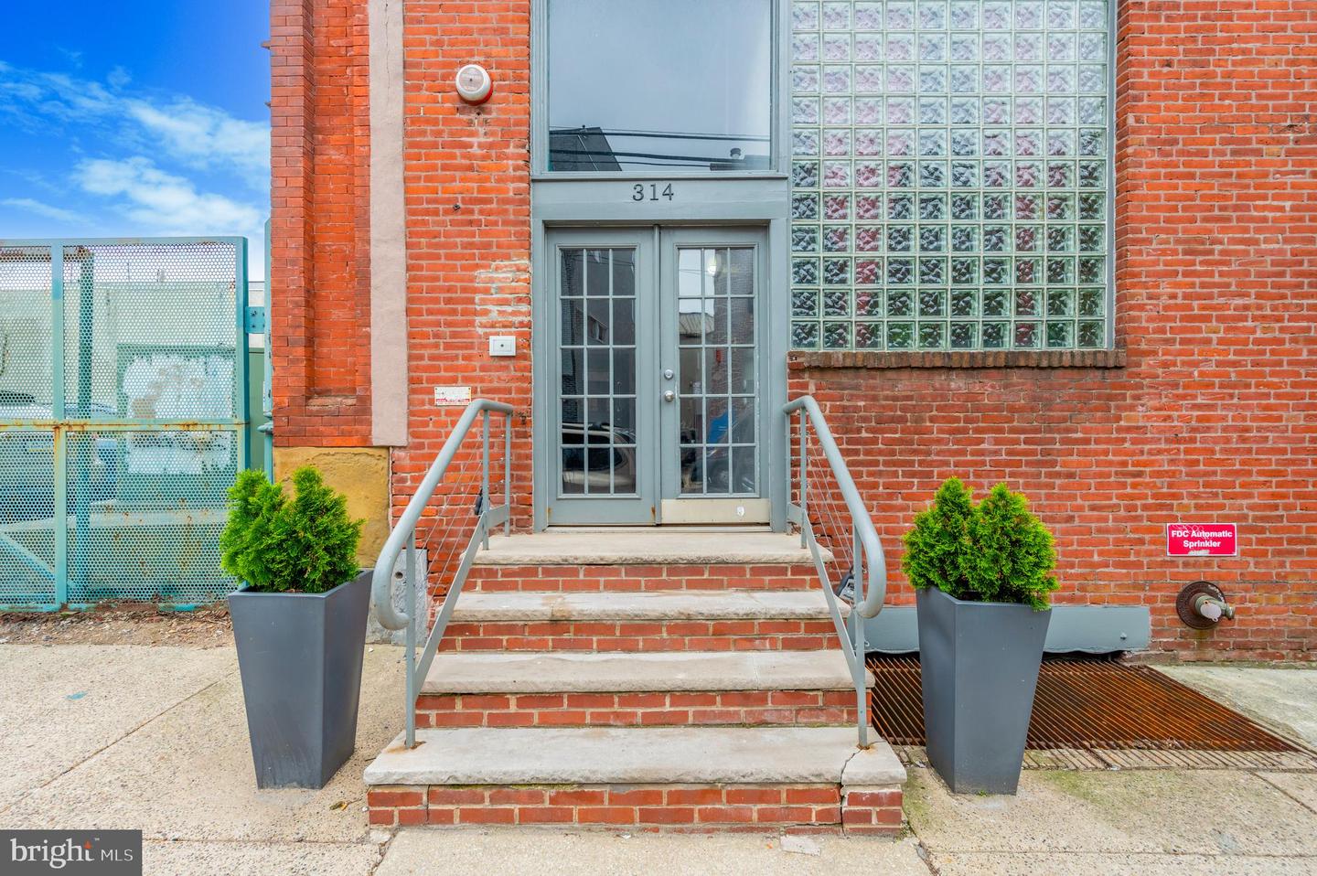 314-18 Brown St #208
