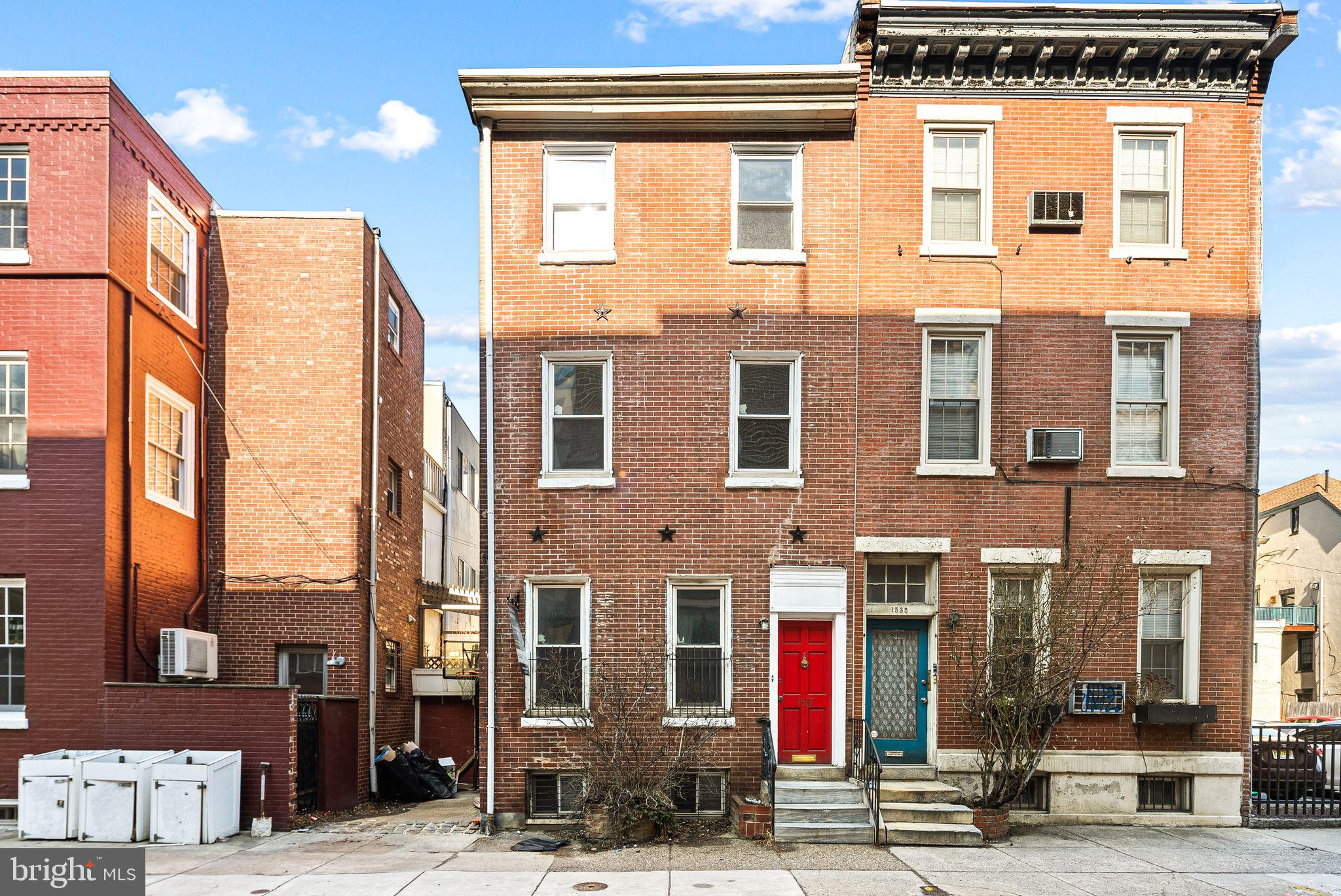1537 Lombard St
