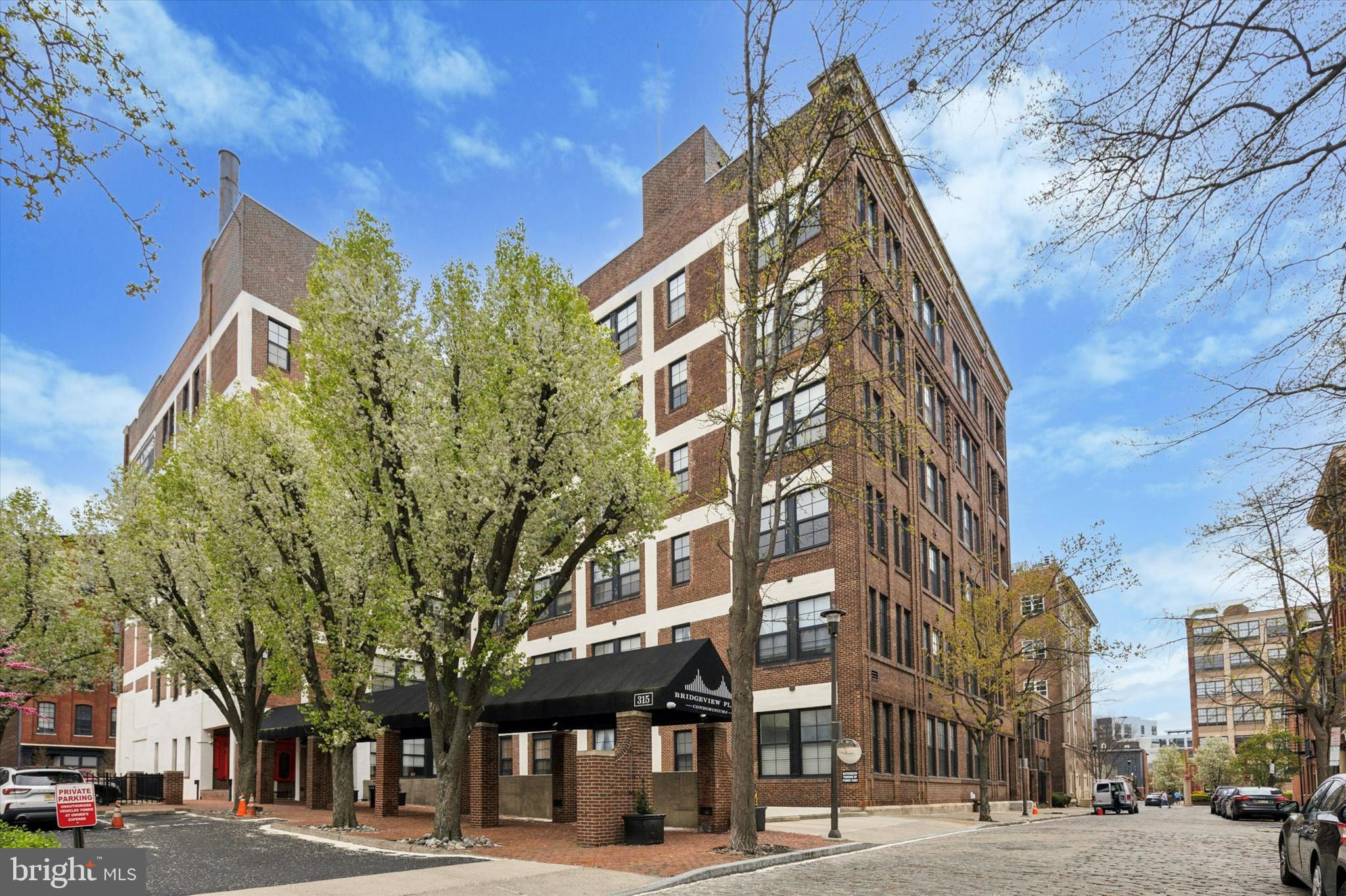 315 New St #116