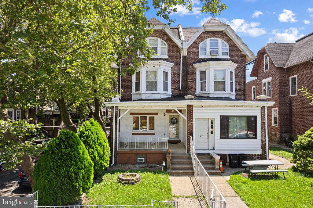 218 E Wyoming Ave