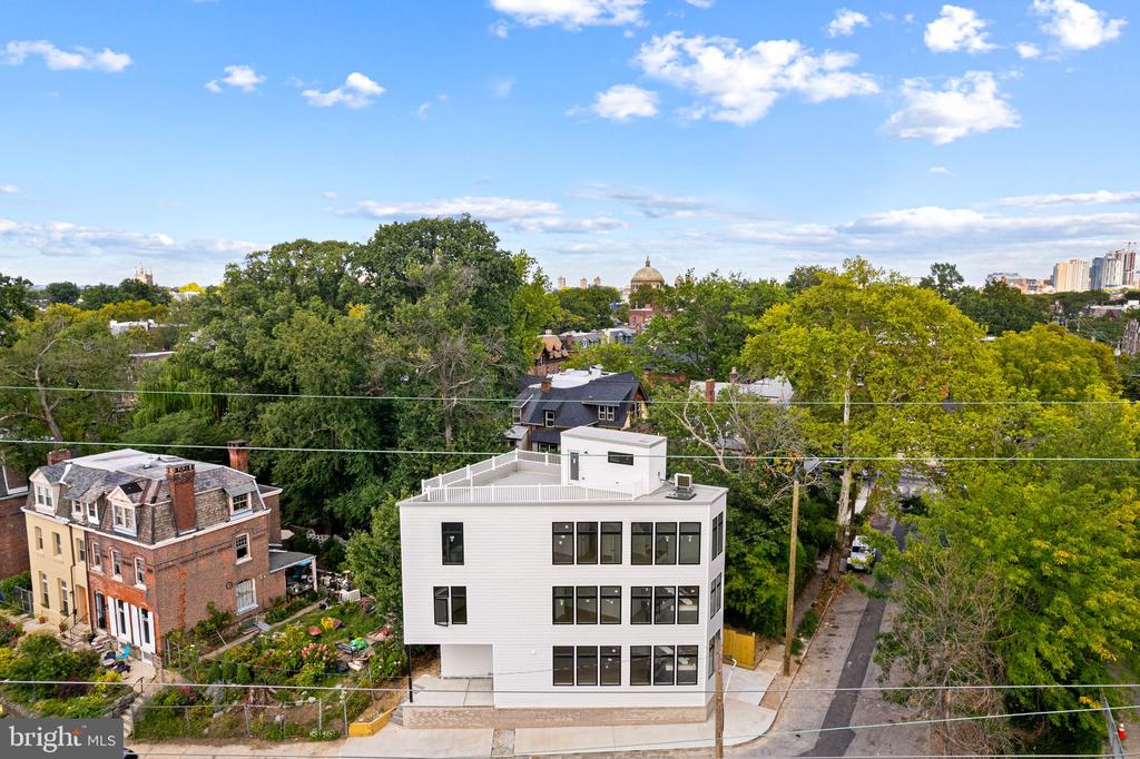 1021 S SAINT BERNARD STREET