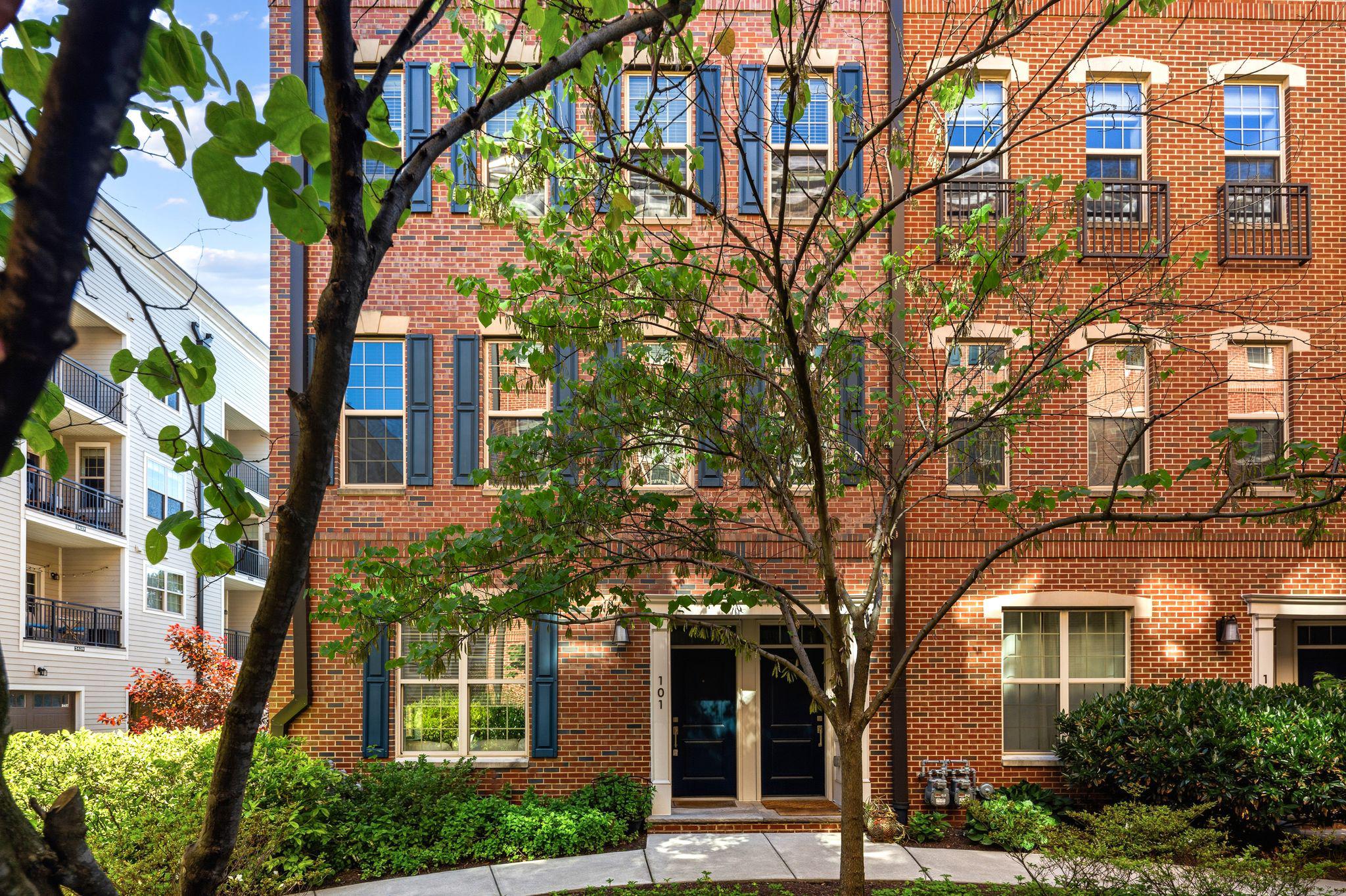 101 BRINLEY COURT