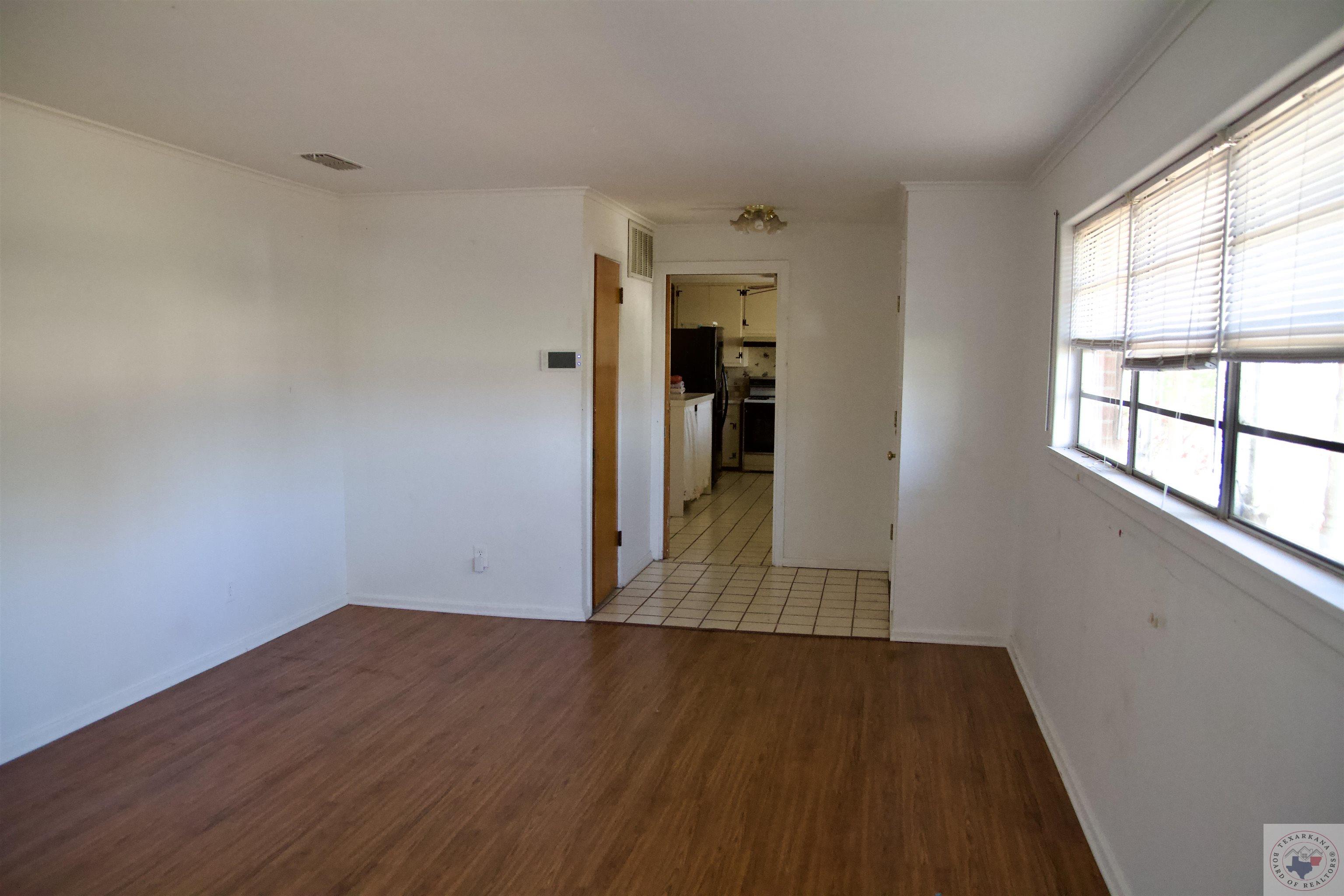 2211 Kennedy LN