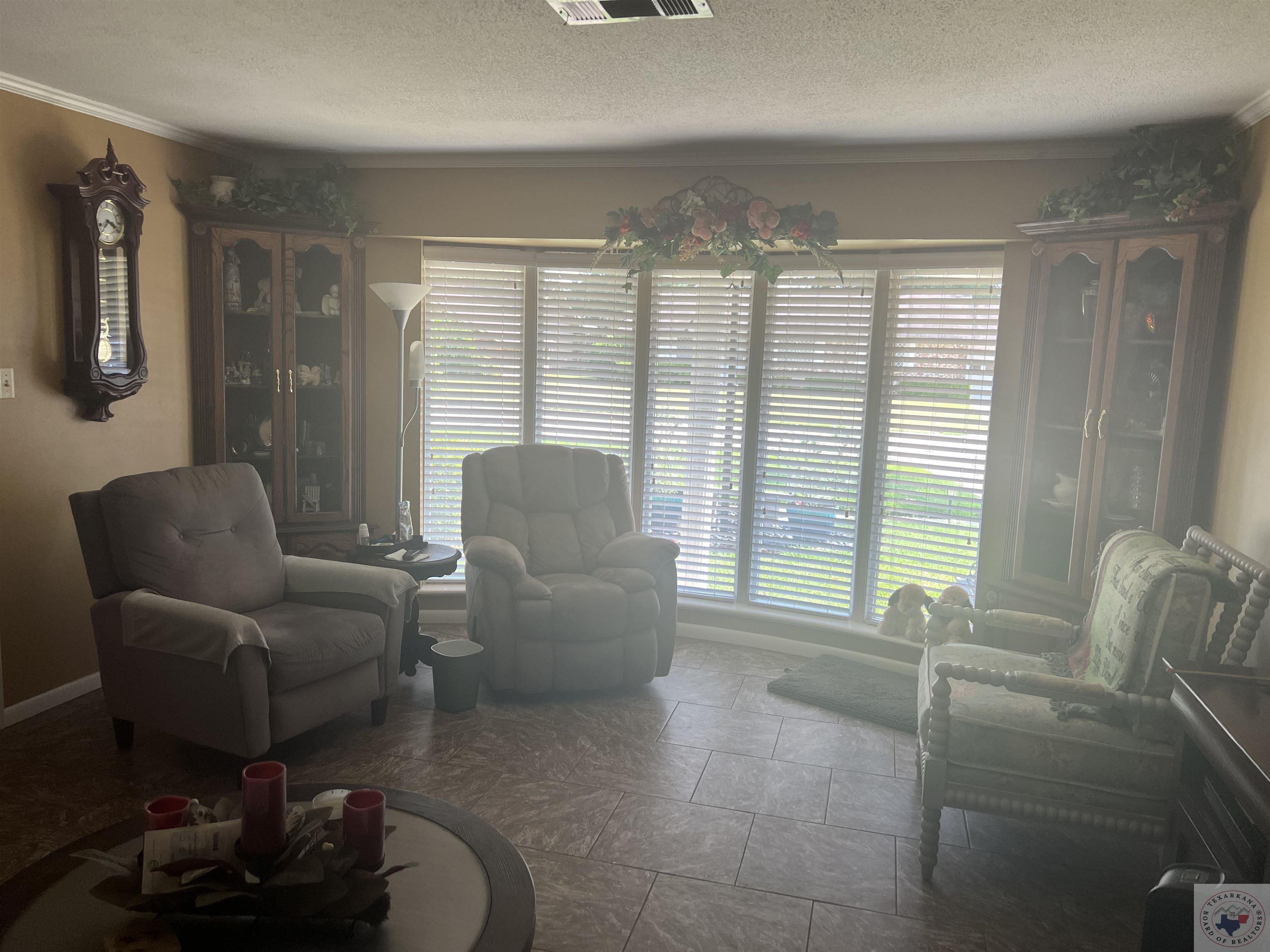 3 Desoto Cir