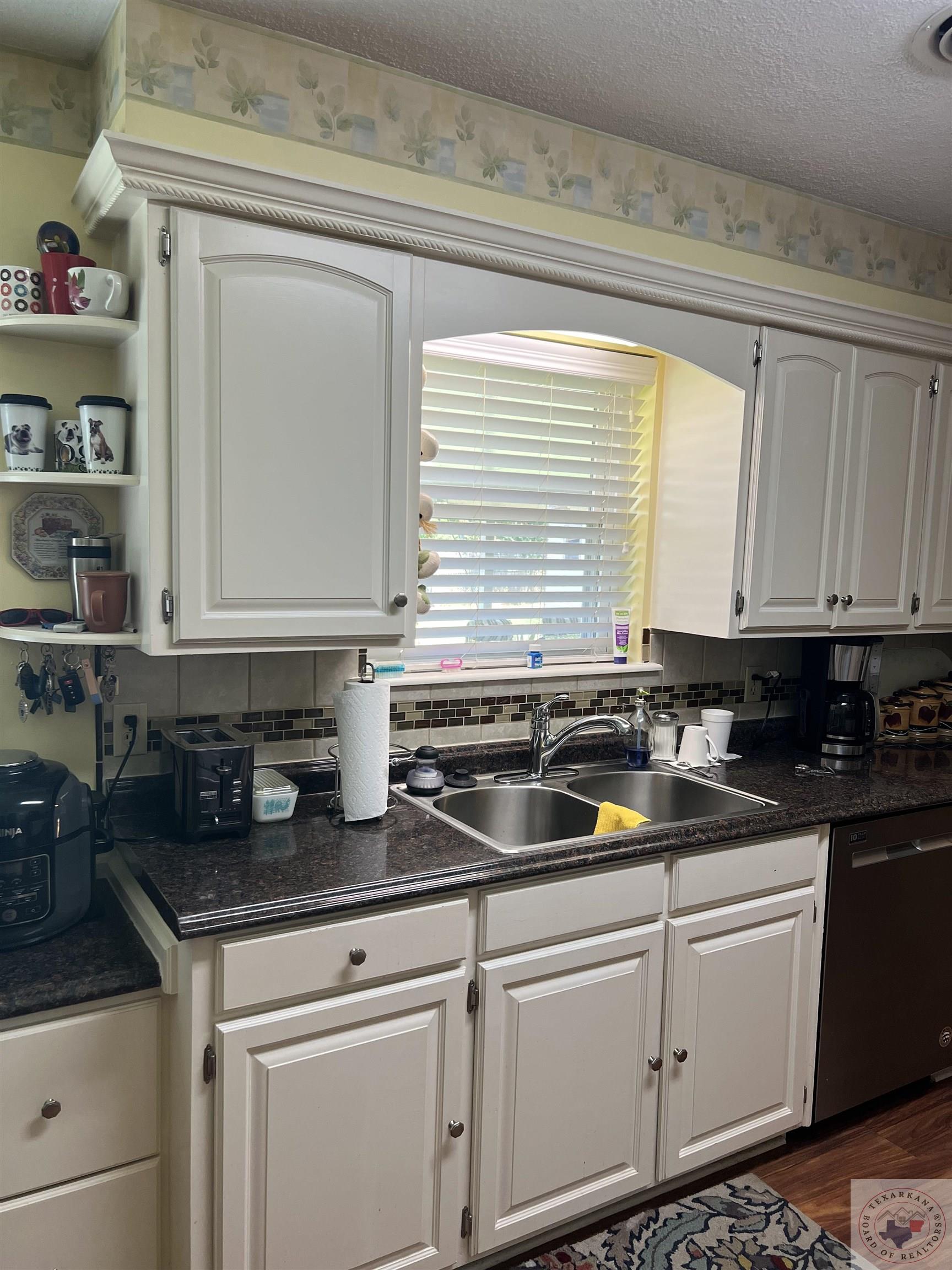 3 Desoto Cir
