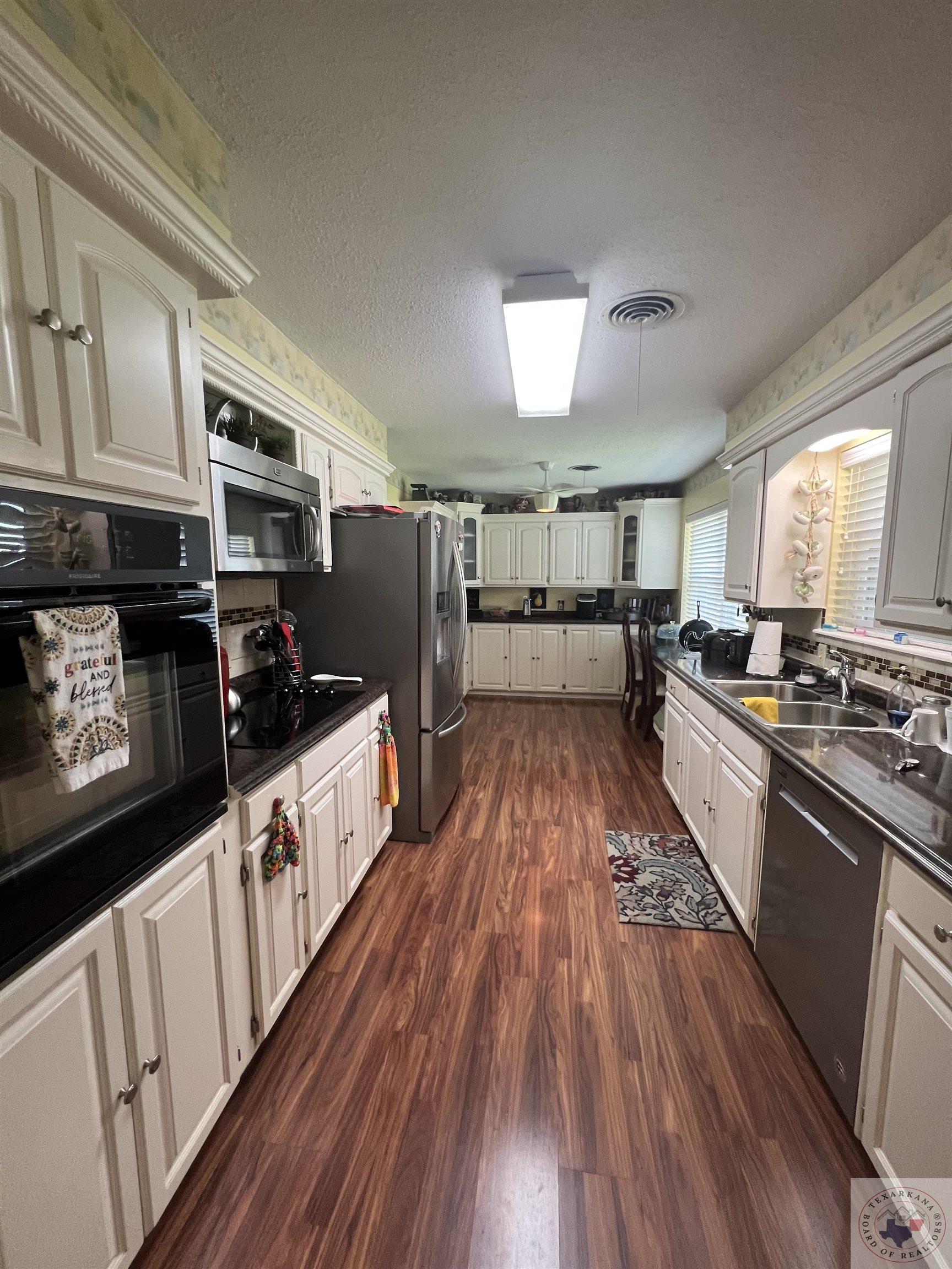 3 Desoto Cir