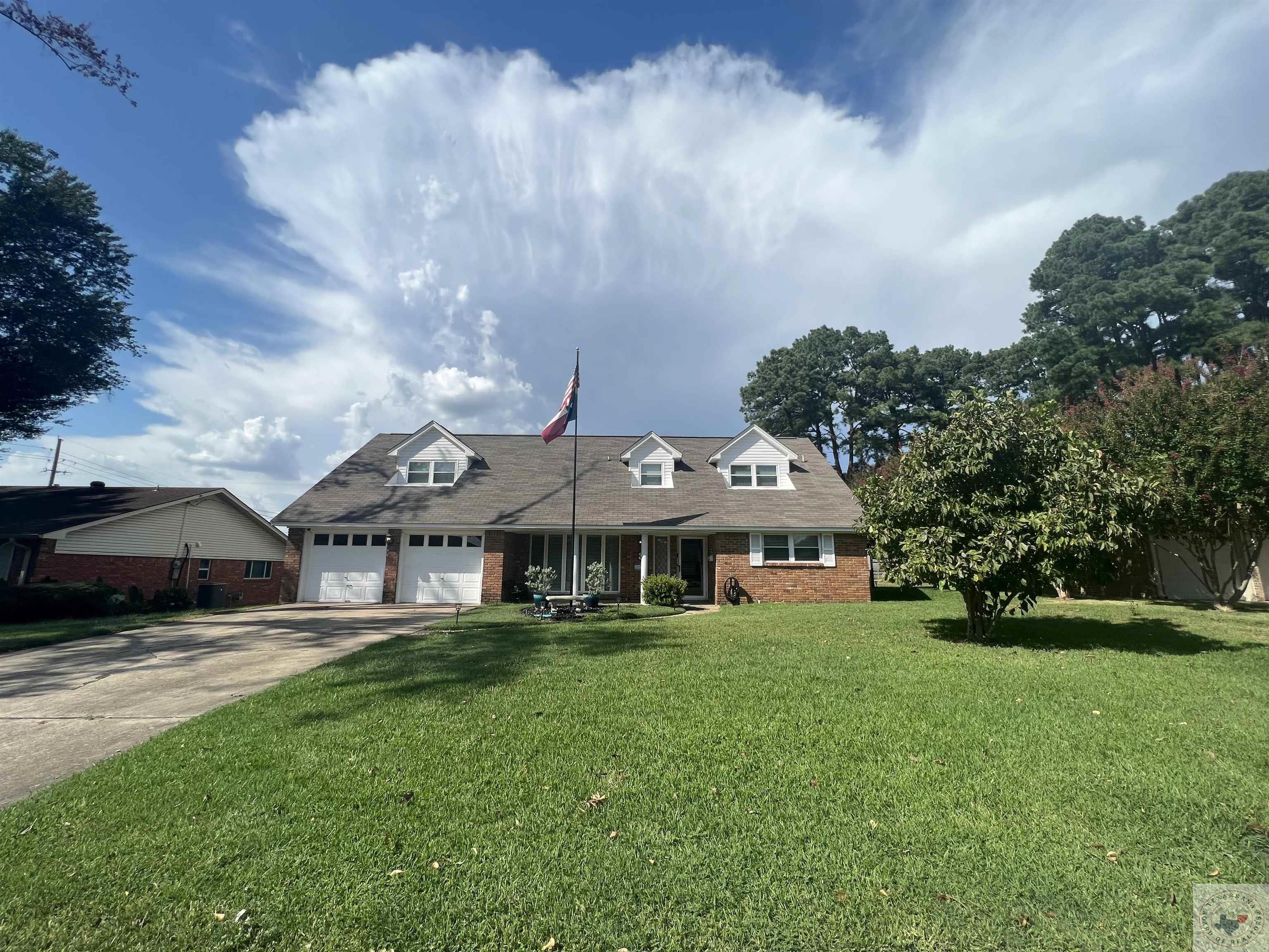 3 Desoto Cir