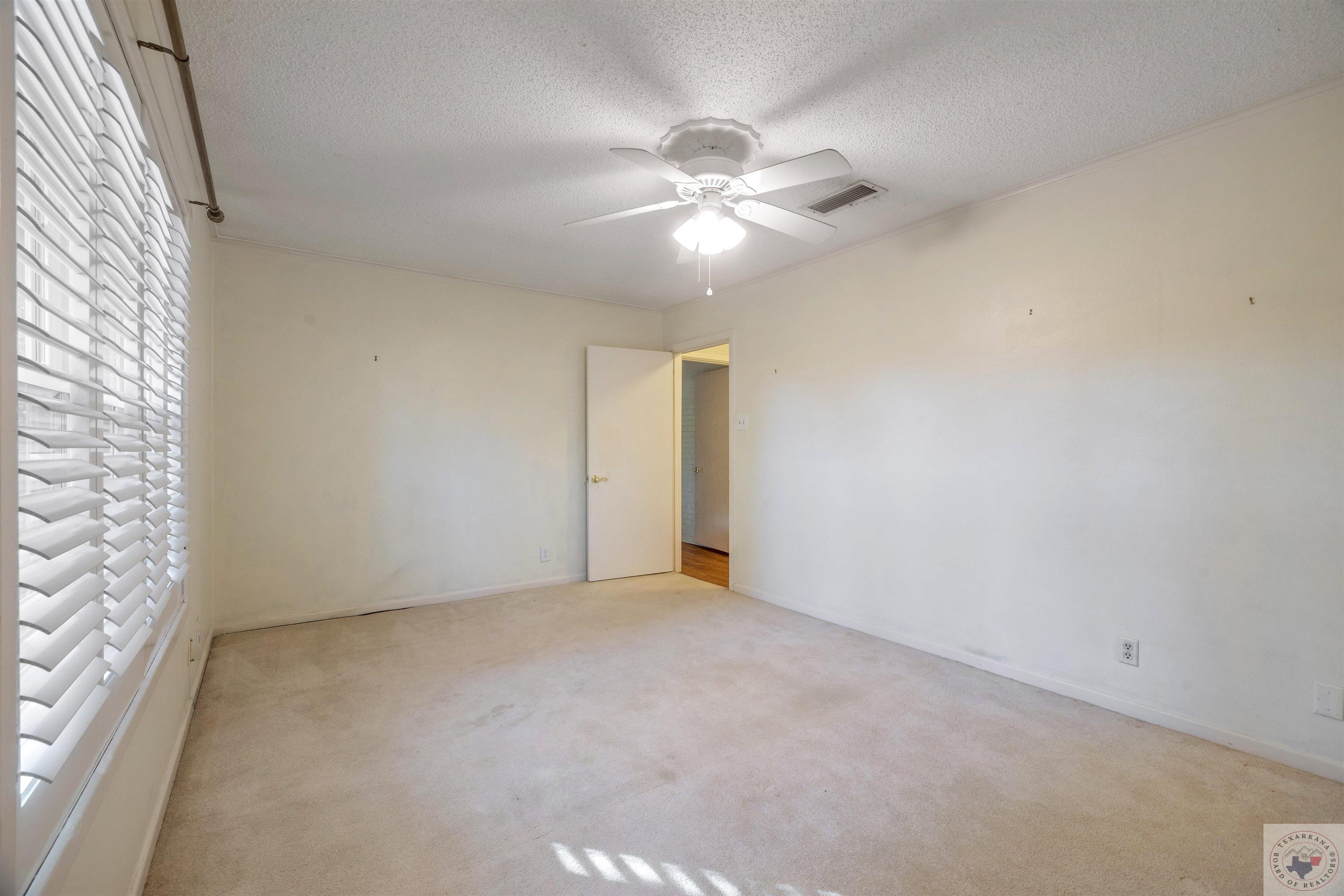 11 Palm Dr